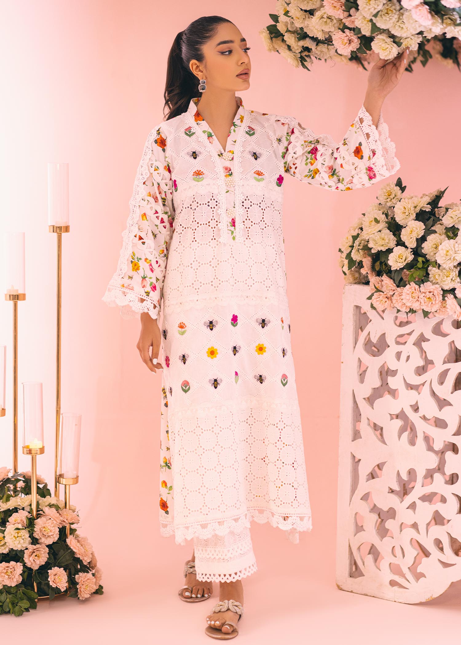 schiffli Kurti in White