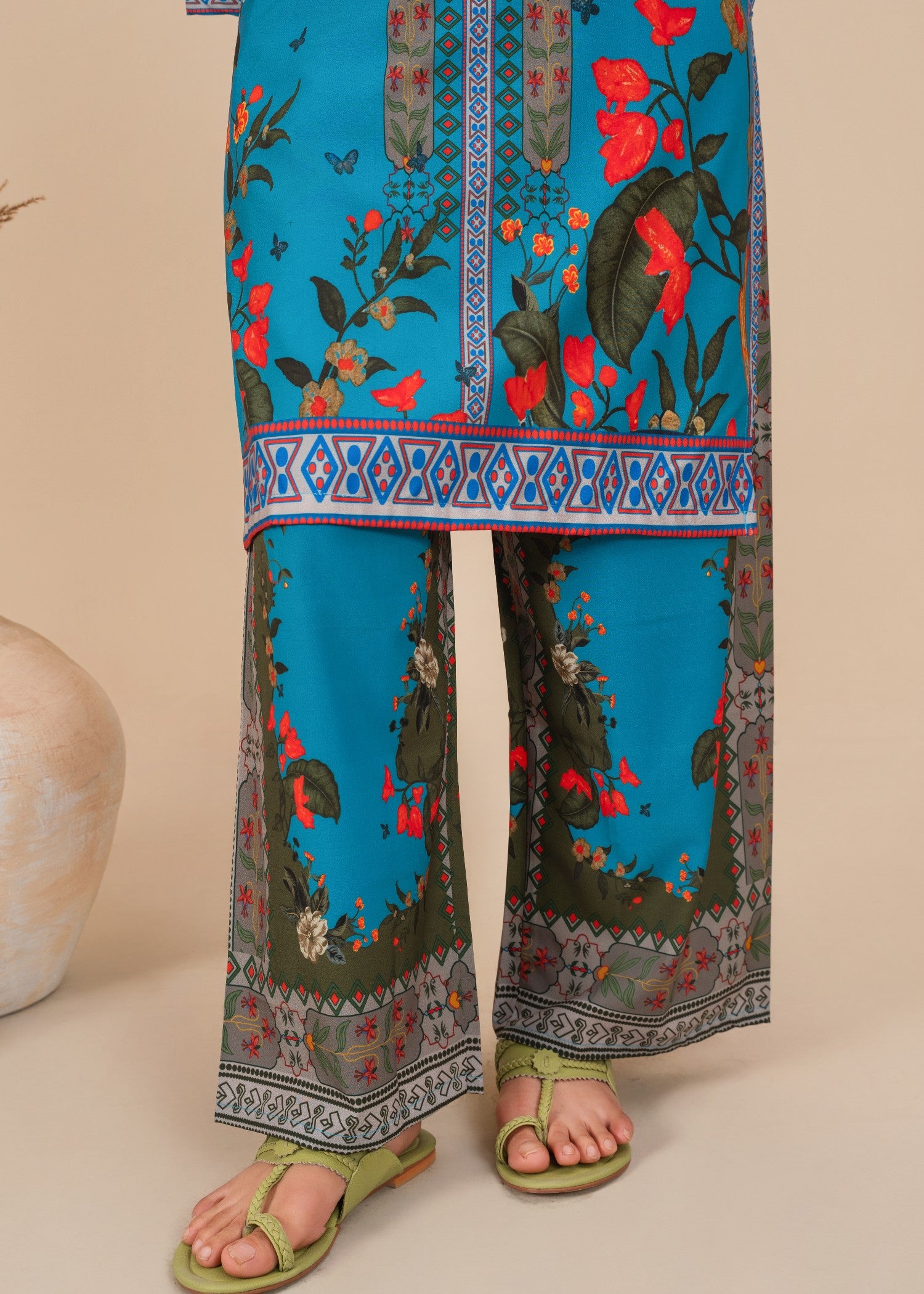 silk crepe Kurta Set in Royal blue