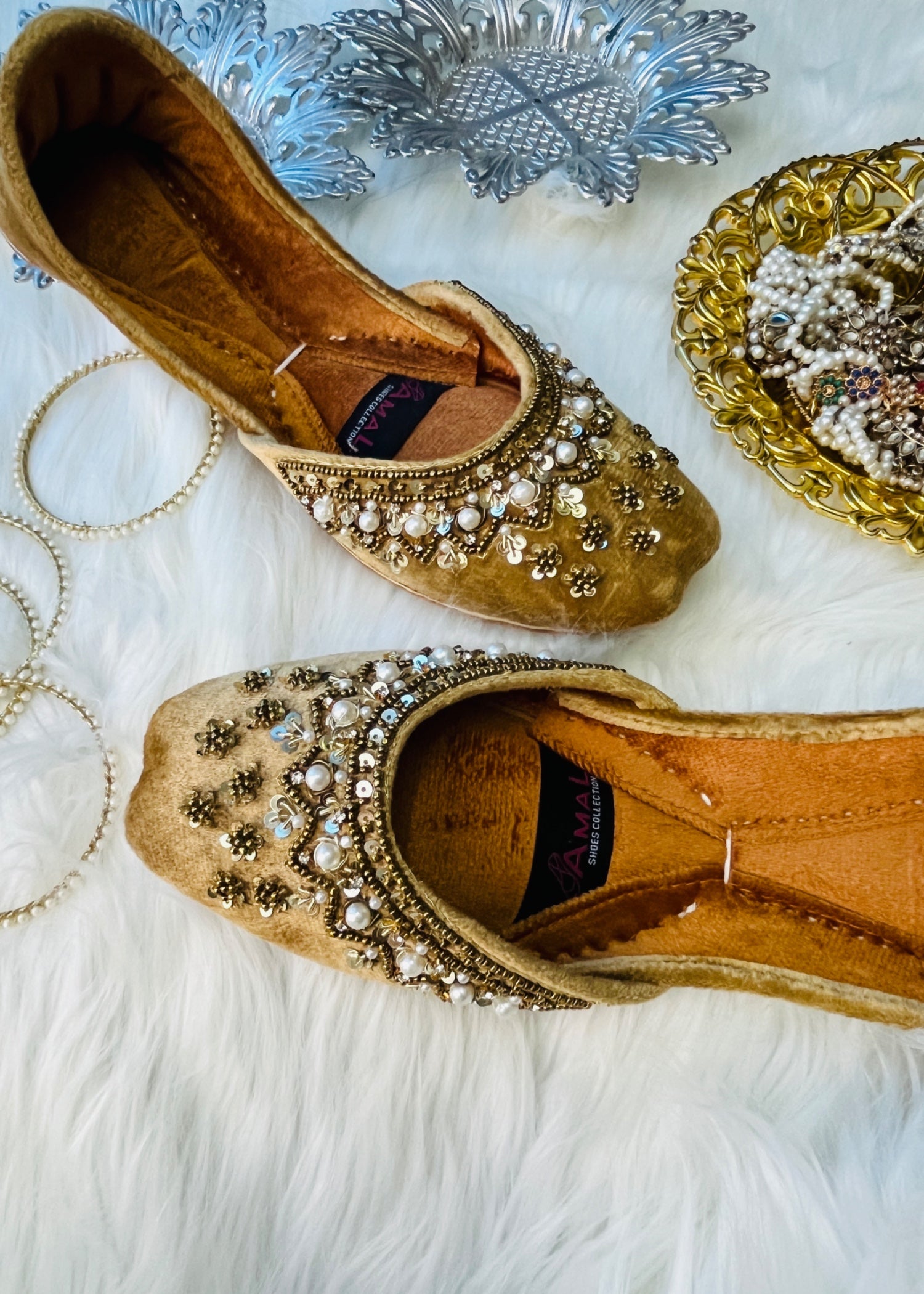 Khussa in Gold by - High Quality Women Khussa NJM5048