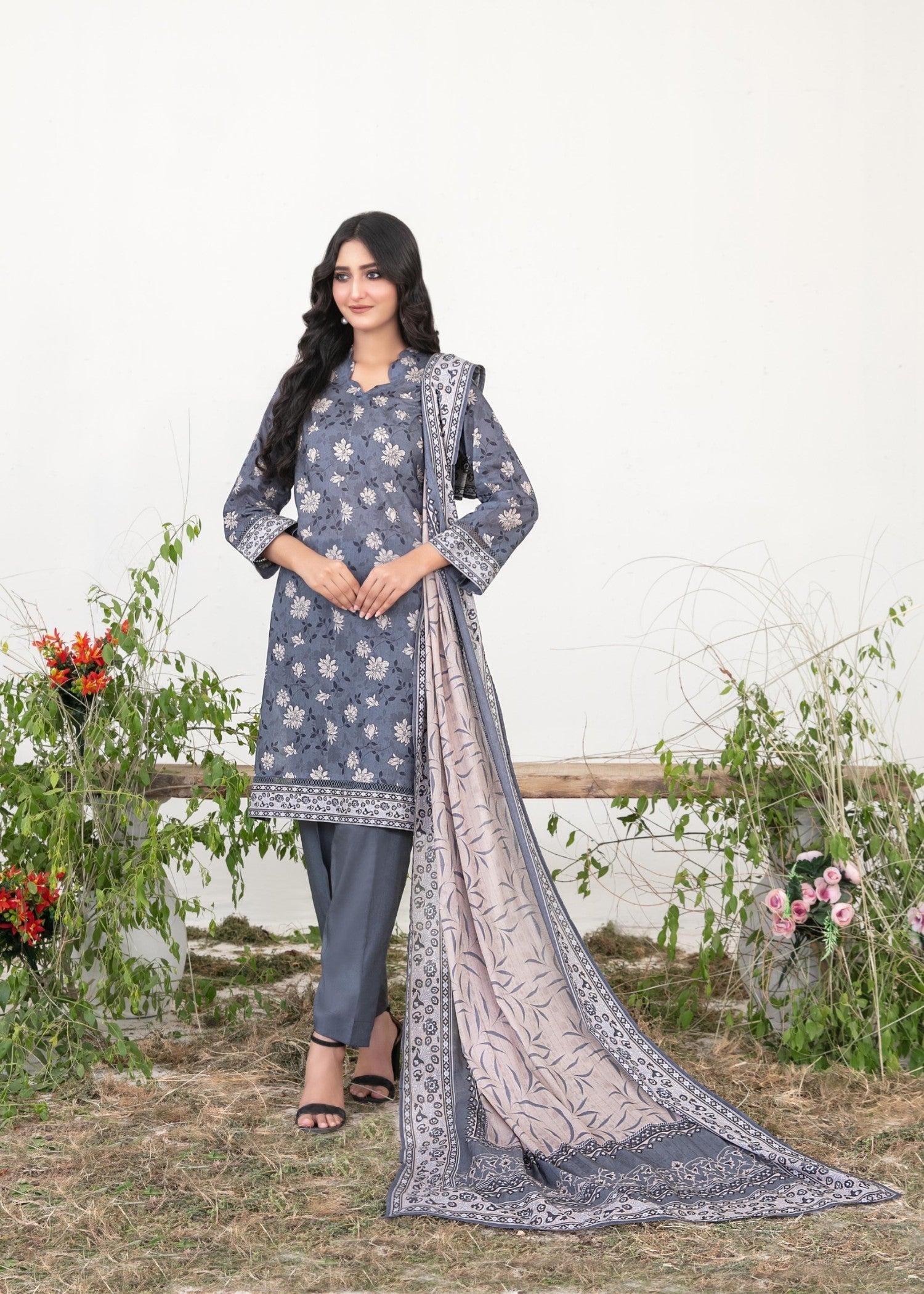 lawn Kurta Set in Smoke grey