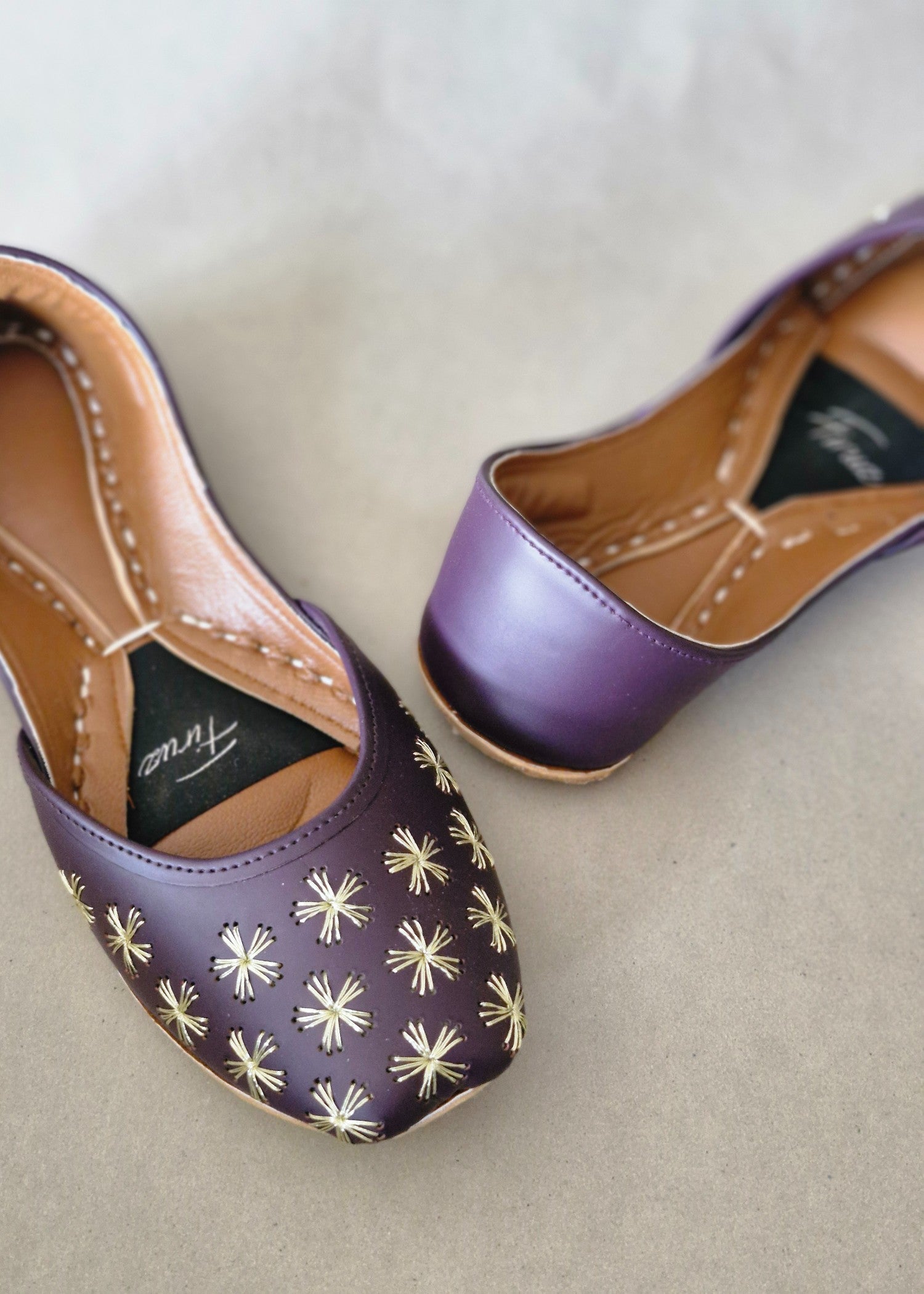 Khussa in Purple by - High Quality Women Khussa ZZM4467