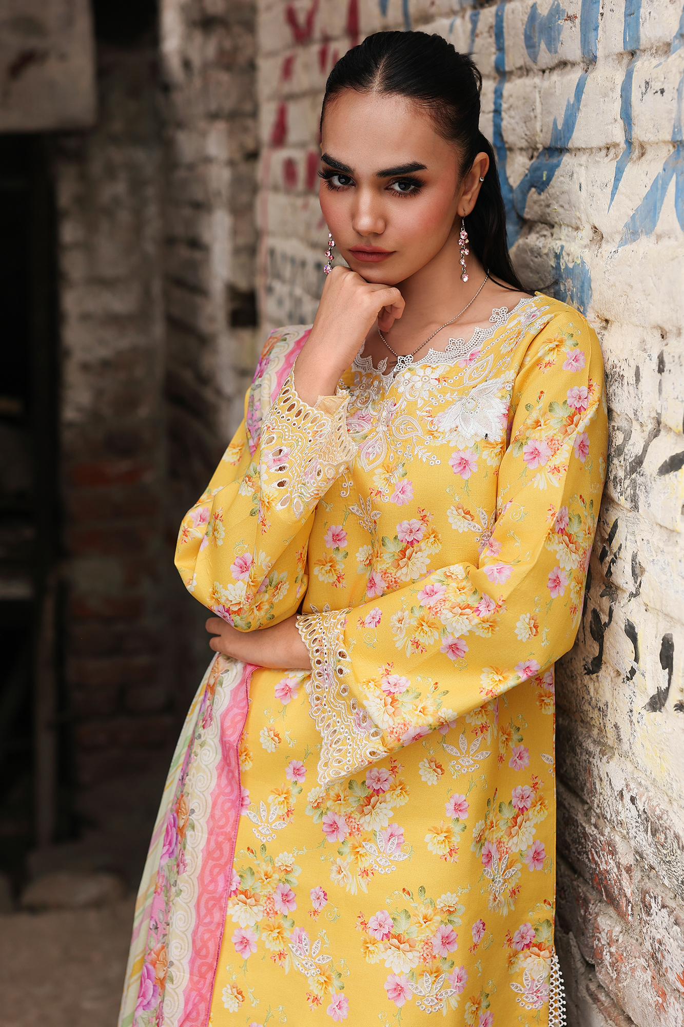 Floral Symphony Lawn – V2-07