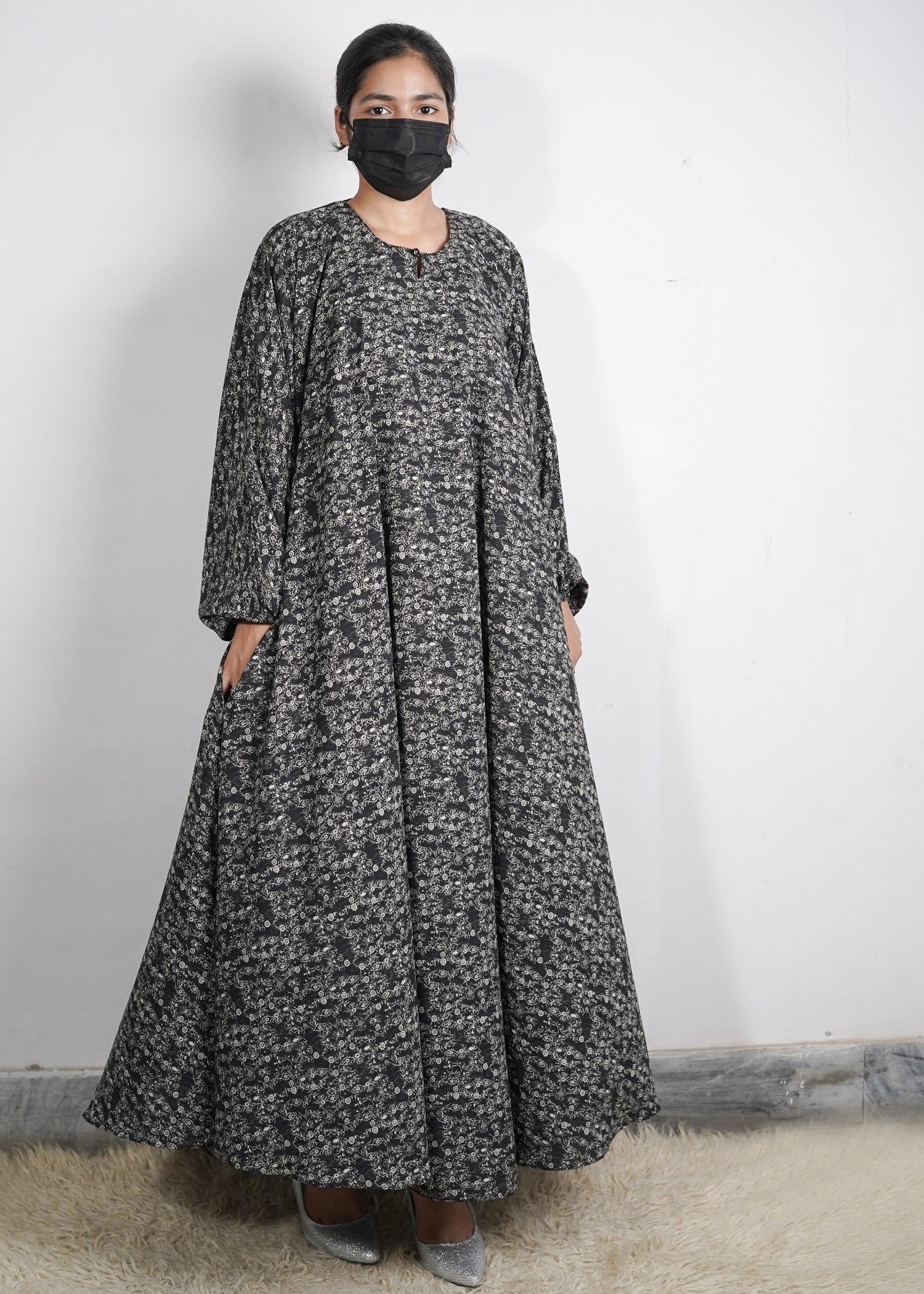 dobby Abaya in Black