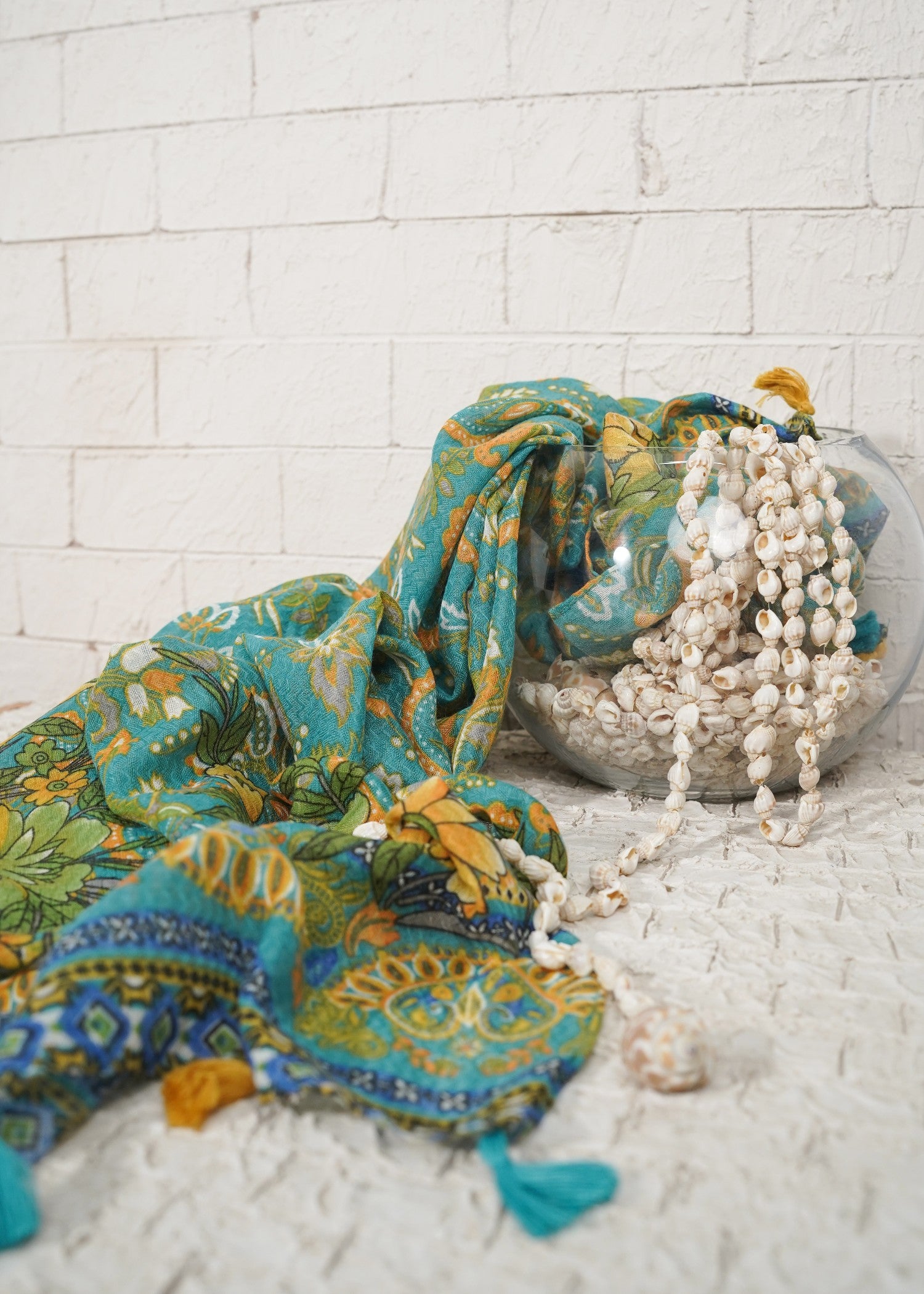 lawn Hijab in Green, multi