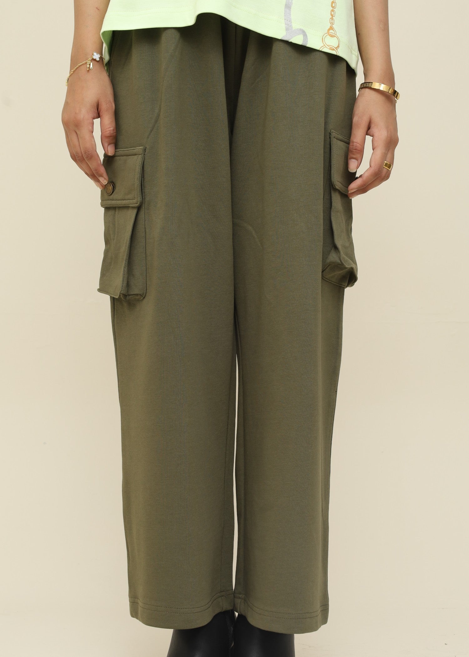 jersey knit Trousers in Olive green