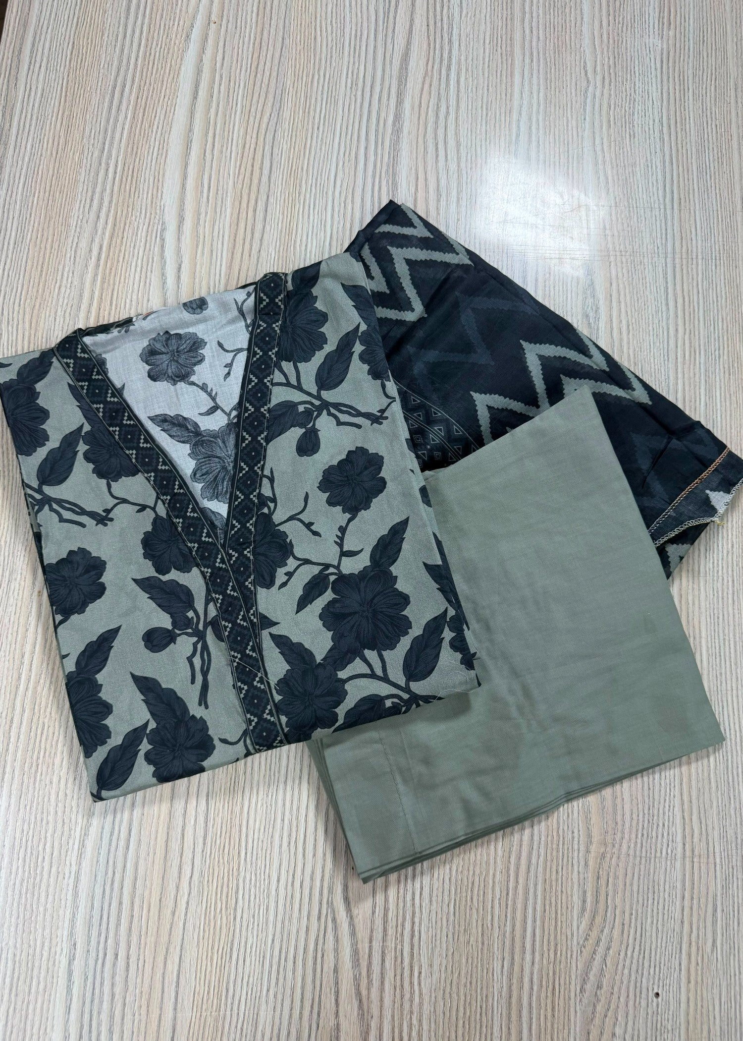 lawn Kurta Set in Charcoal