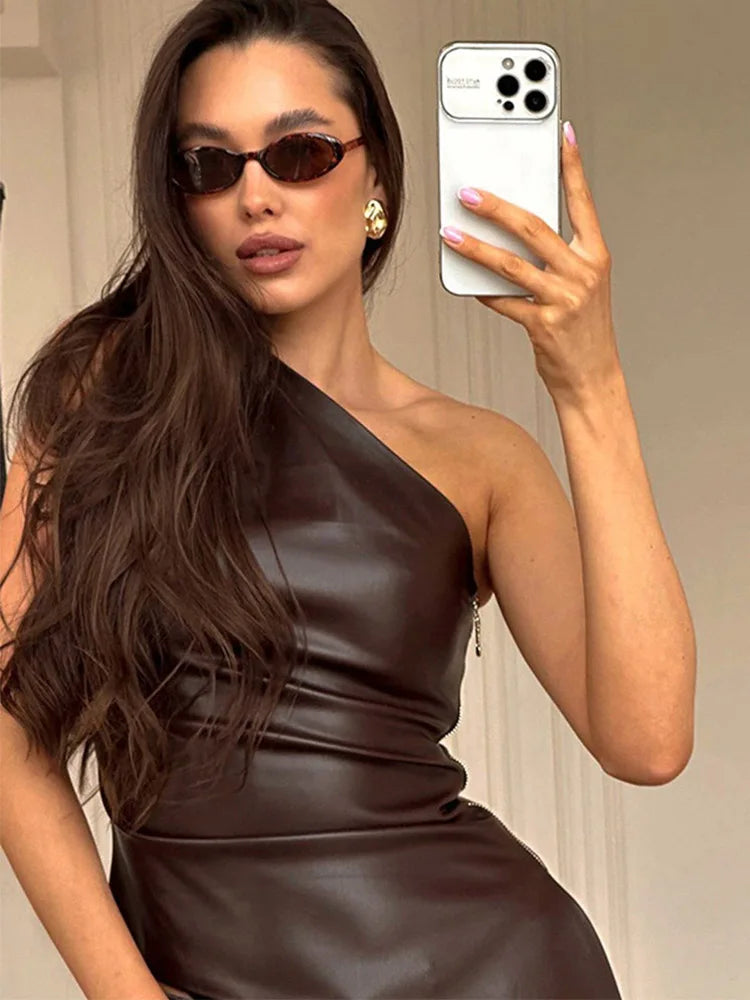 NAOMI TOP