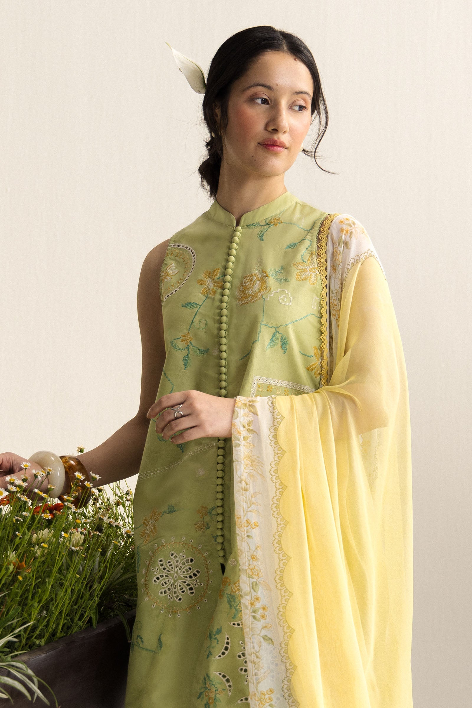 Coco Lawn Edit II – Ines-6B