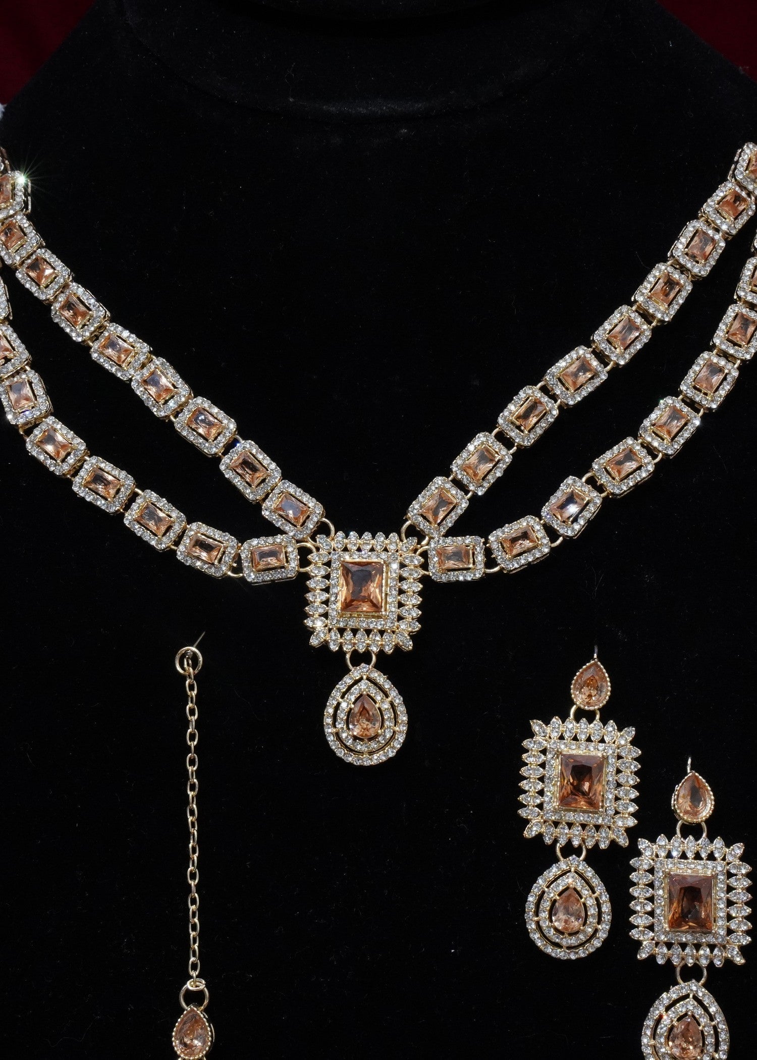Jewelry Set in Champagne Color by - Trendy Women Jewelry Set NLN3028