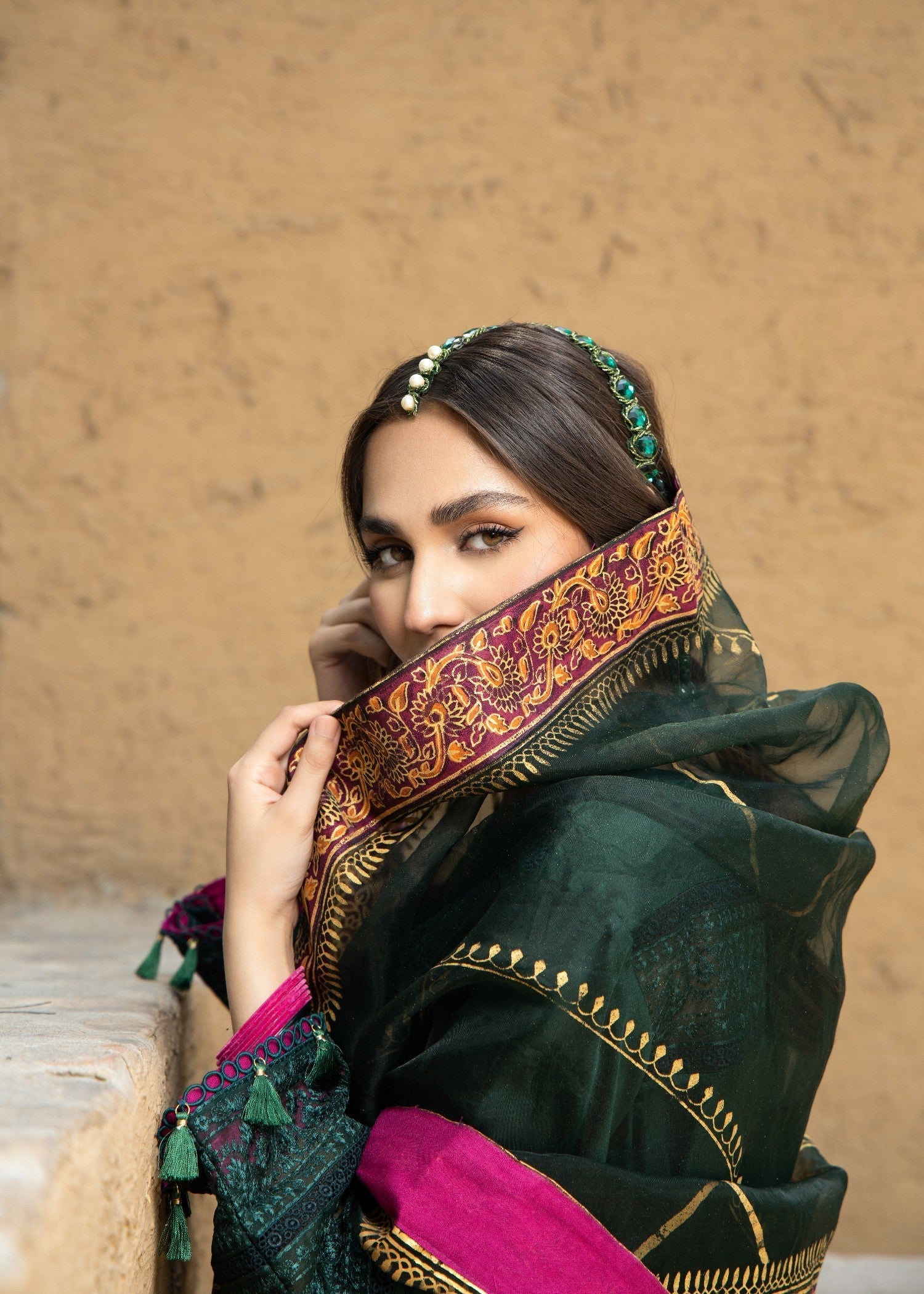 pk raw silk Kurta Set in Bottle green