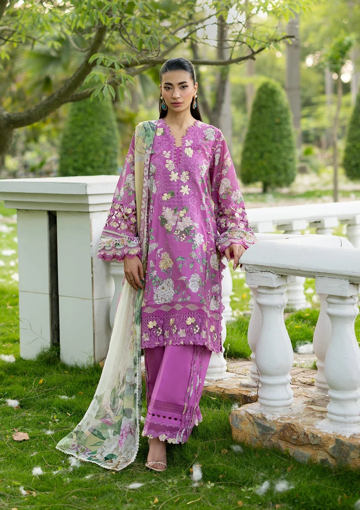Signature Lawn Edit – 7b Kiara
