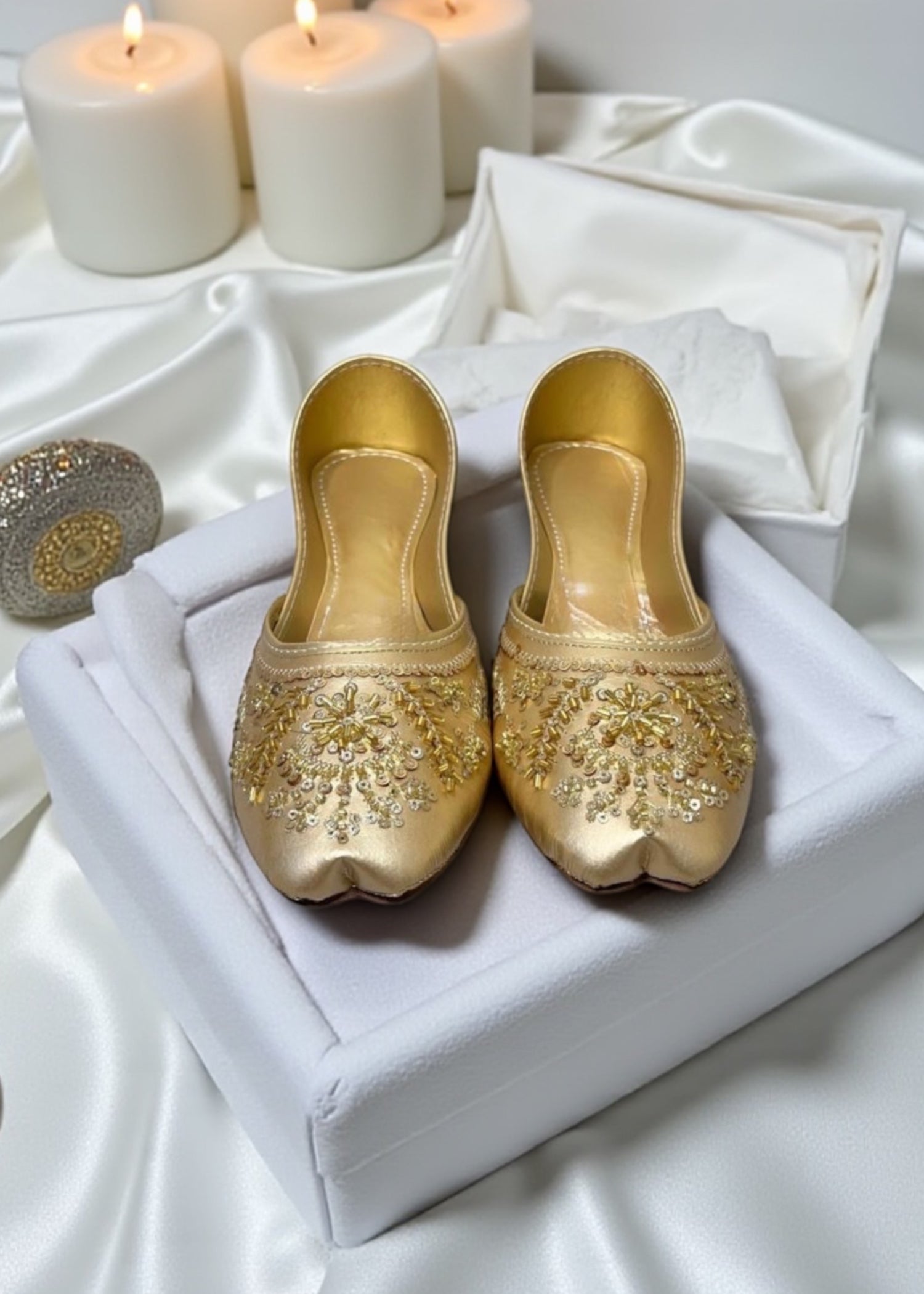 Khussa in Gold by - High Quality Women Khussa EDF3864