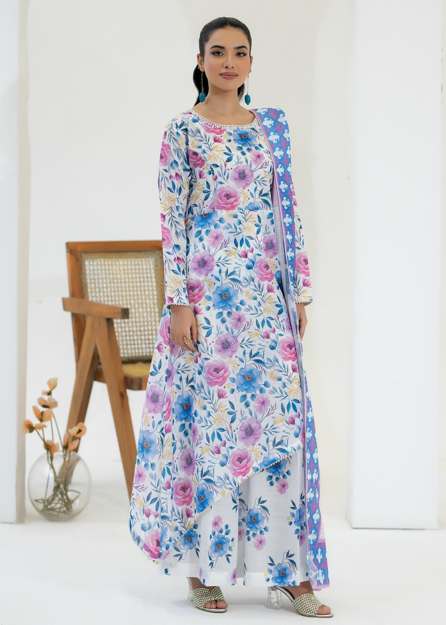 polyester-silk blend Pishwas in White