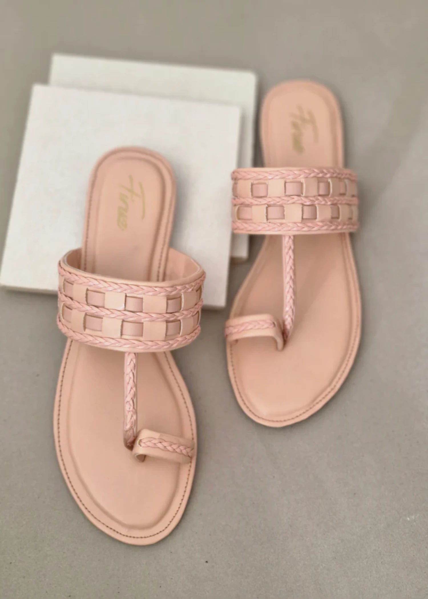 Kolapuri in Peach pink by - High Quality Women Kolapuri FMM1750