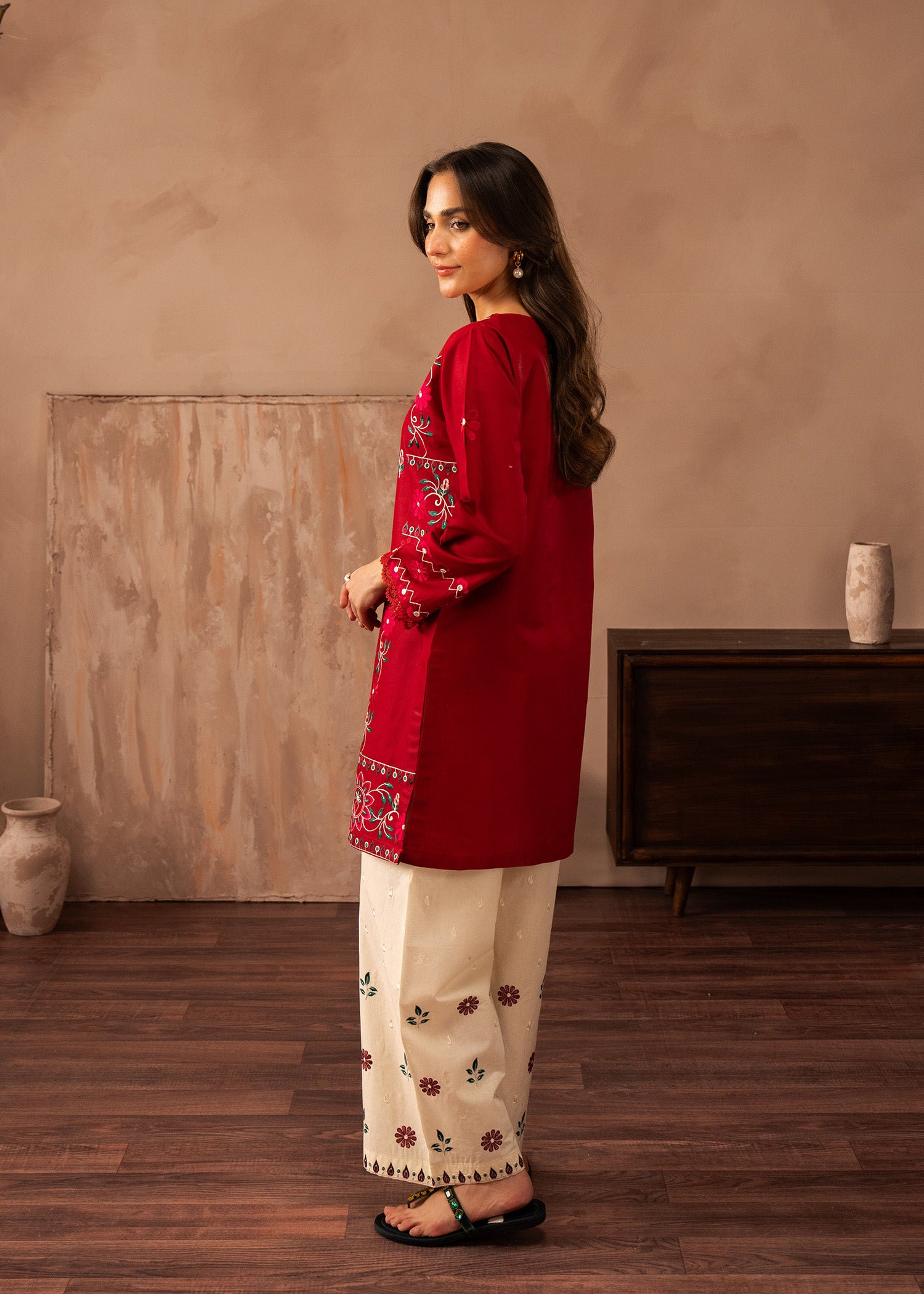 lawn Kurta Set in White, red