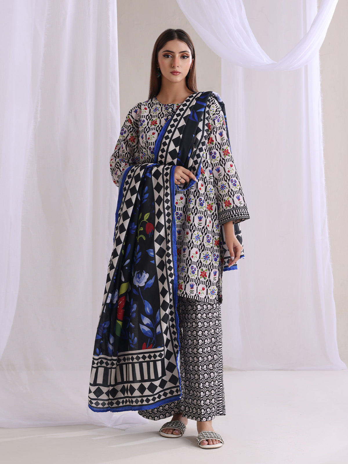 ribbed lawn Kurta Set in Jet black