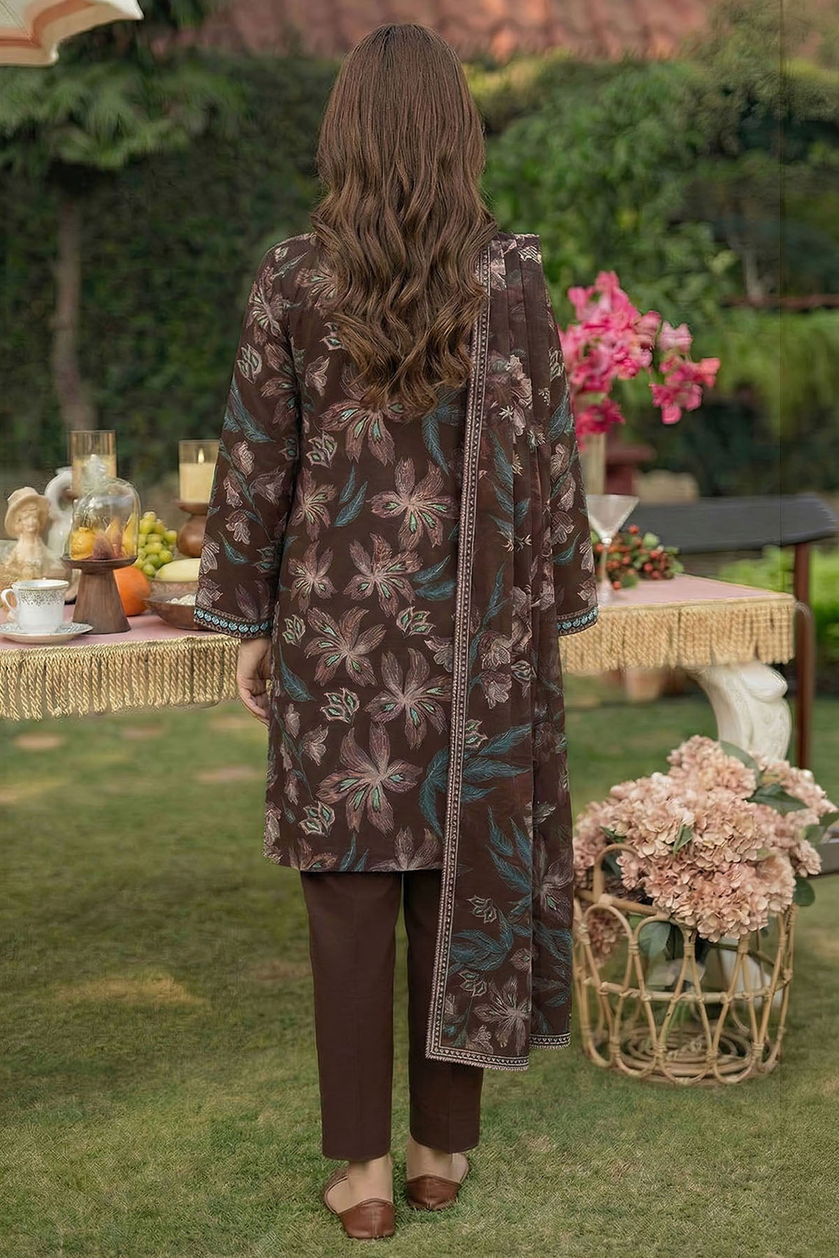 lawn Unstitched in Brown