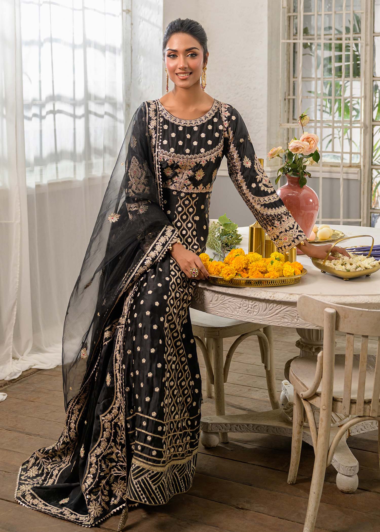 charmuse/shamooz Maxi in Black