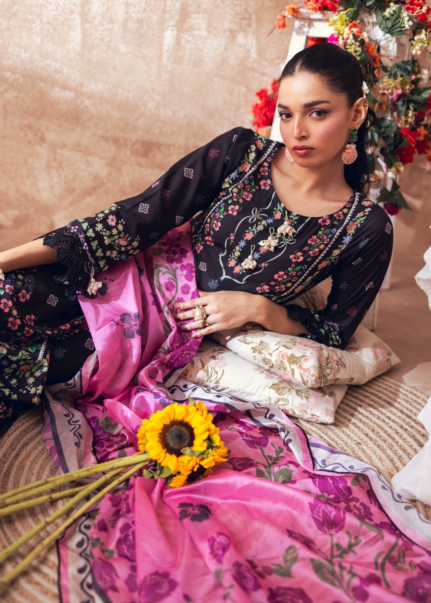 lawn Kurta Set in Black, pink, raspberry pink