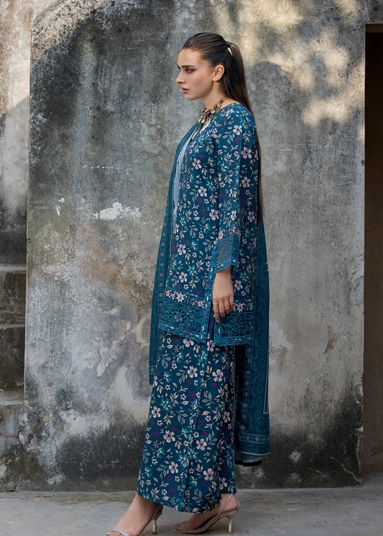 khaddar Kurta Set in Sapphire blue