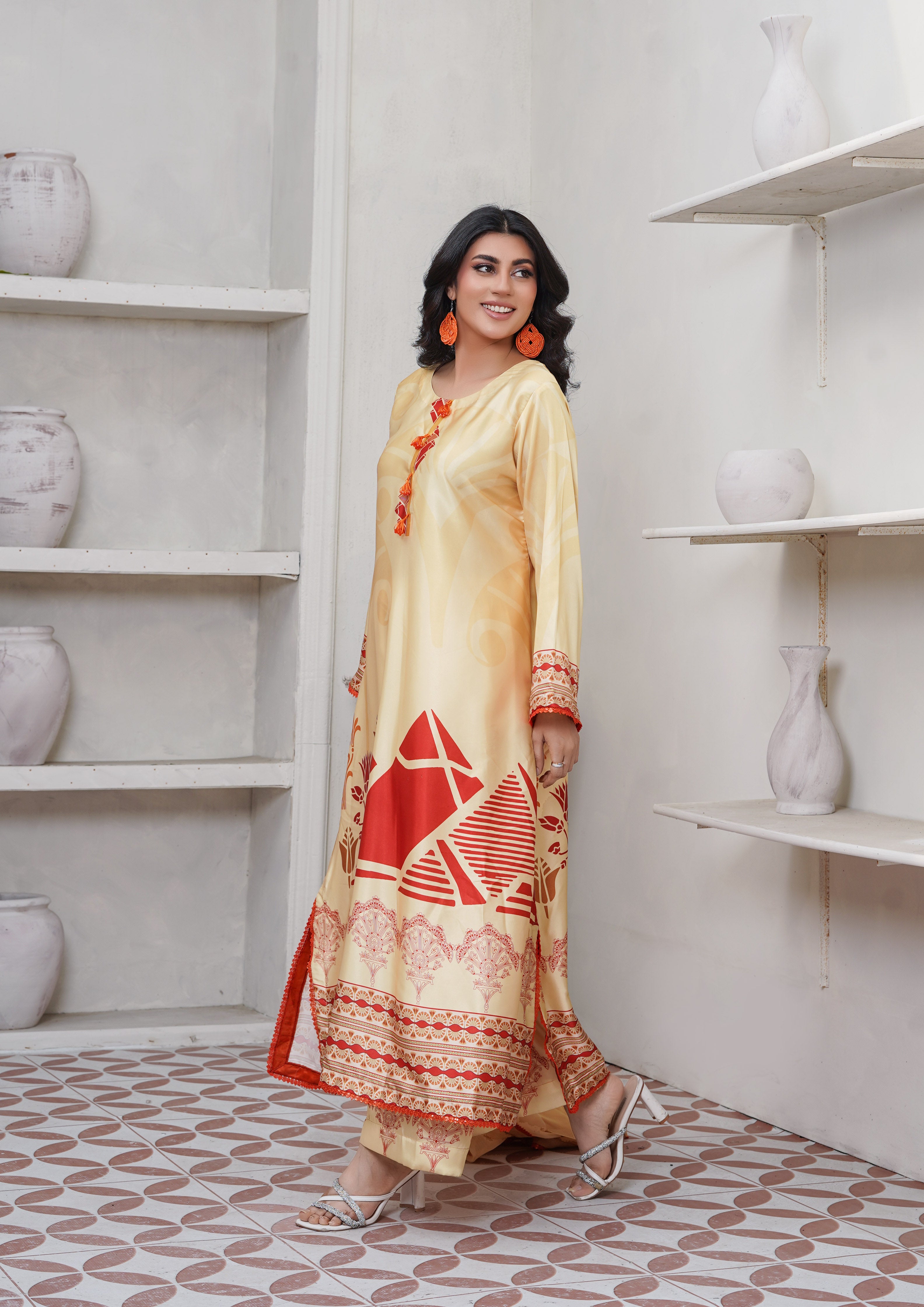 charmuse/shamooz Kaftan in Scarlet, vanilla
