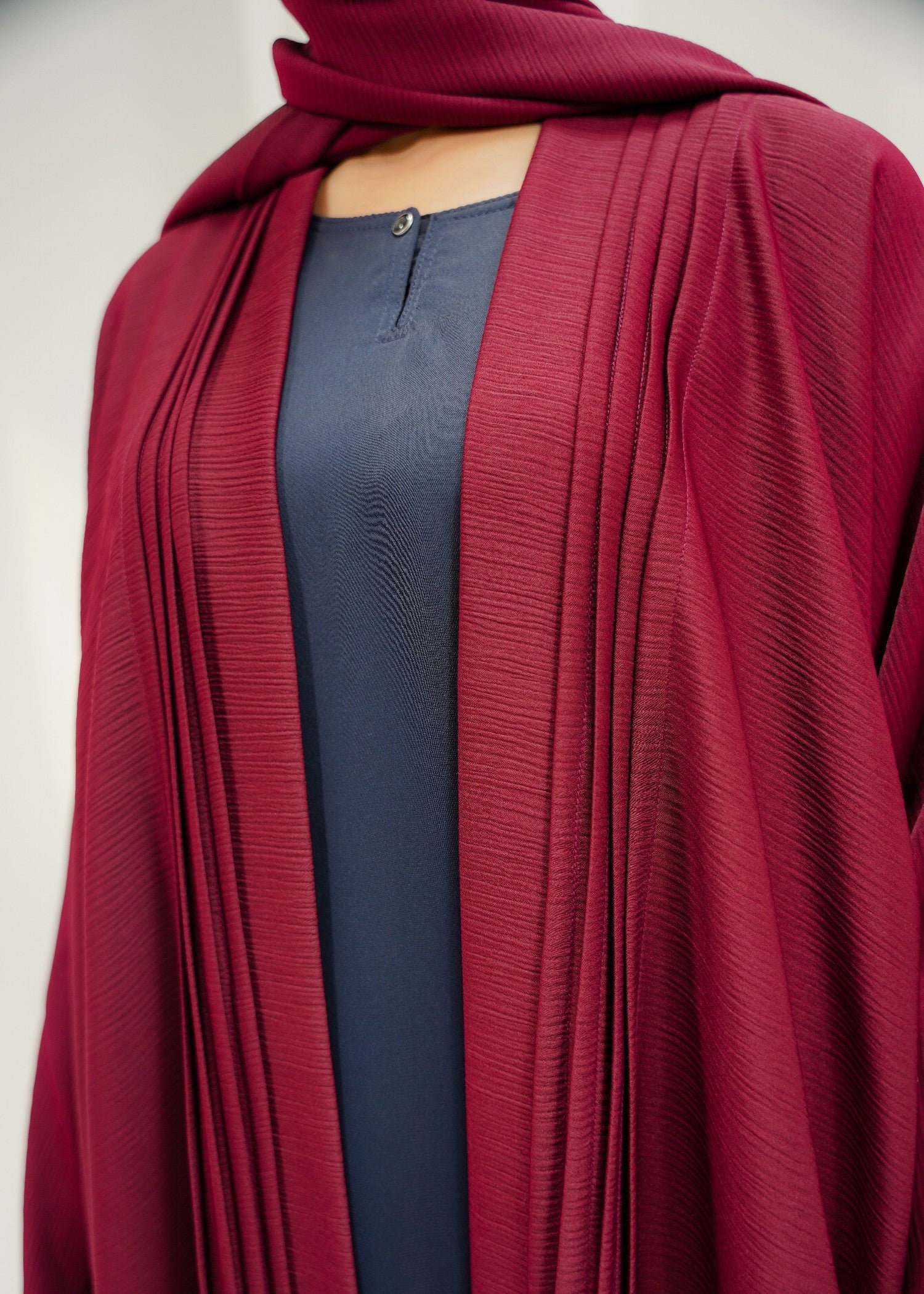 polyester Abaya in Burgundy