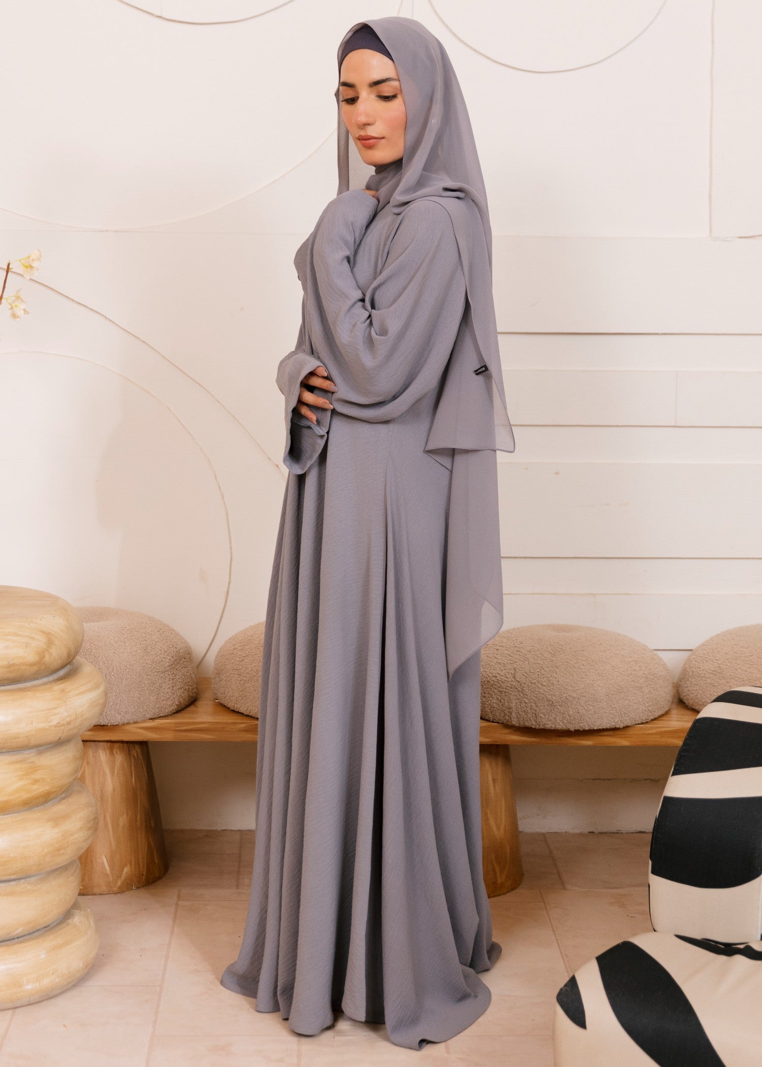 nidha blend Abaya in Slate grey