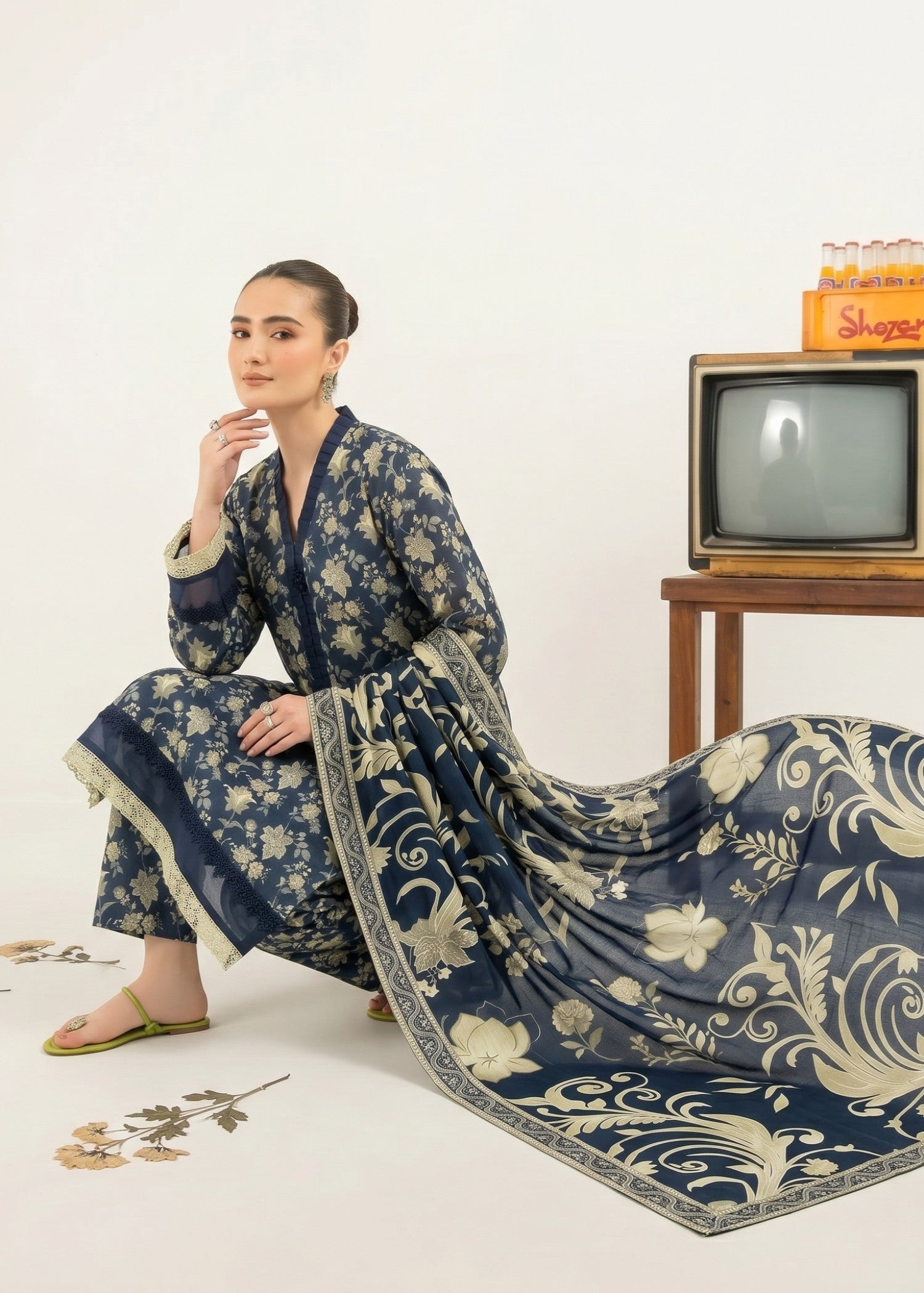 lawn Kurta Set in Cream, prussian blue