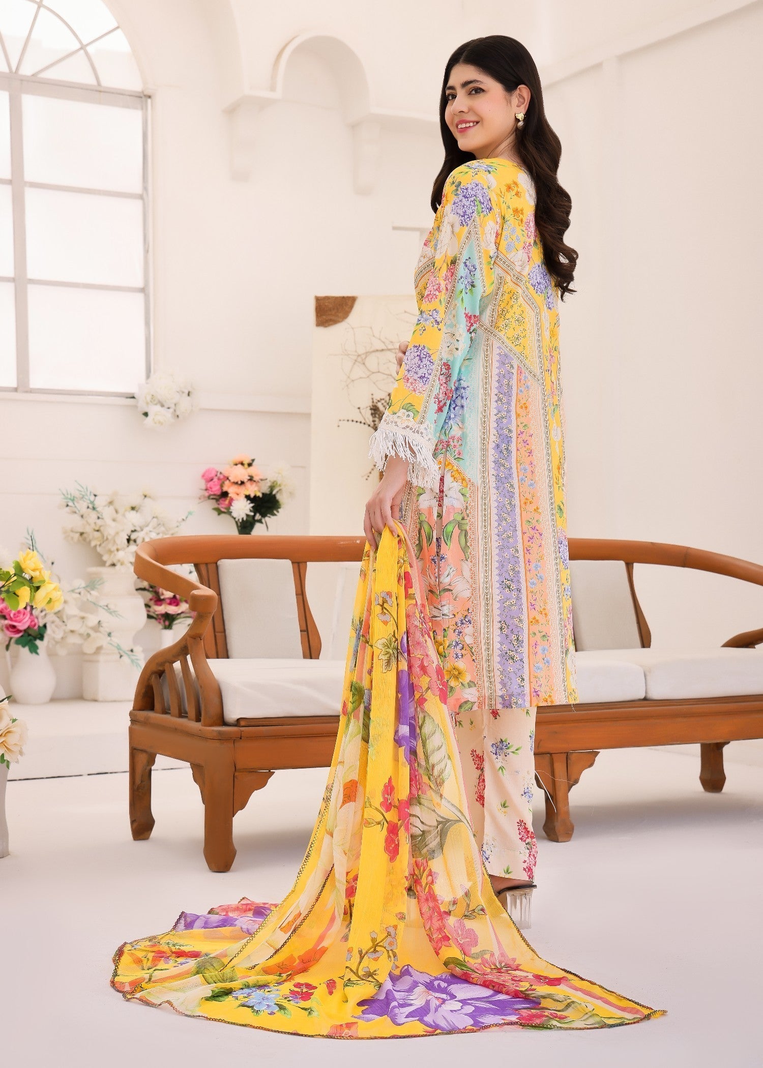 lawn Kurta Set in Pale yellow