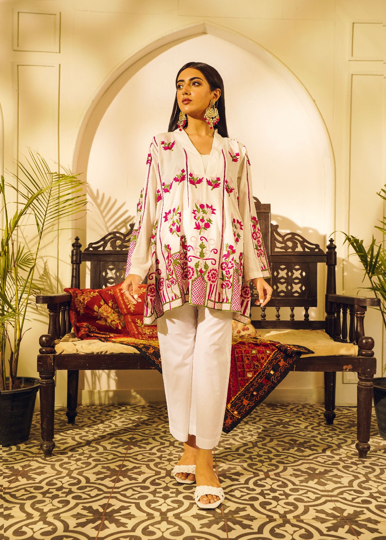 lawn Short Frock in Off-white