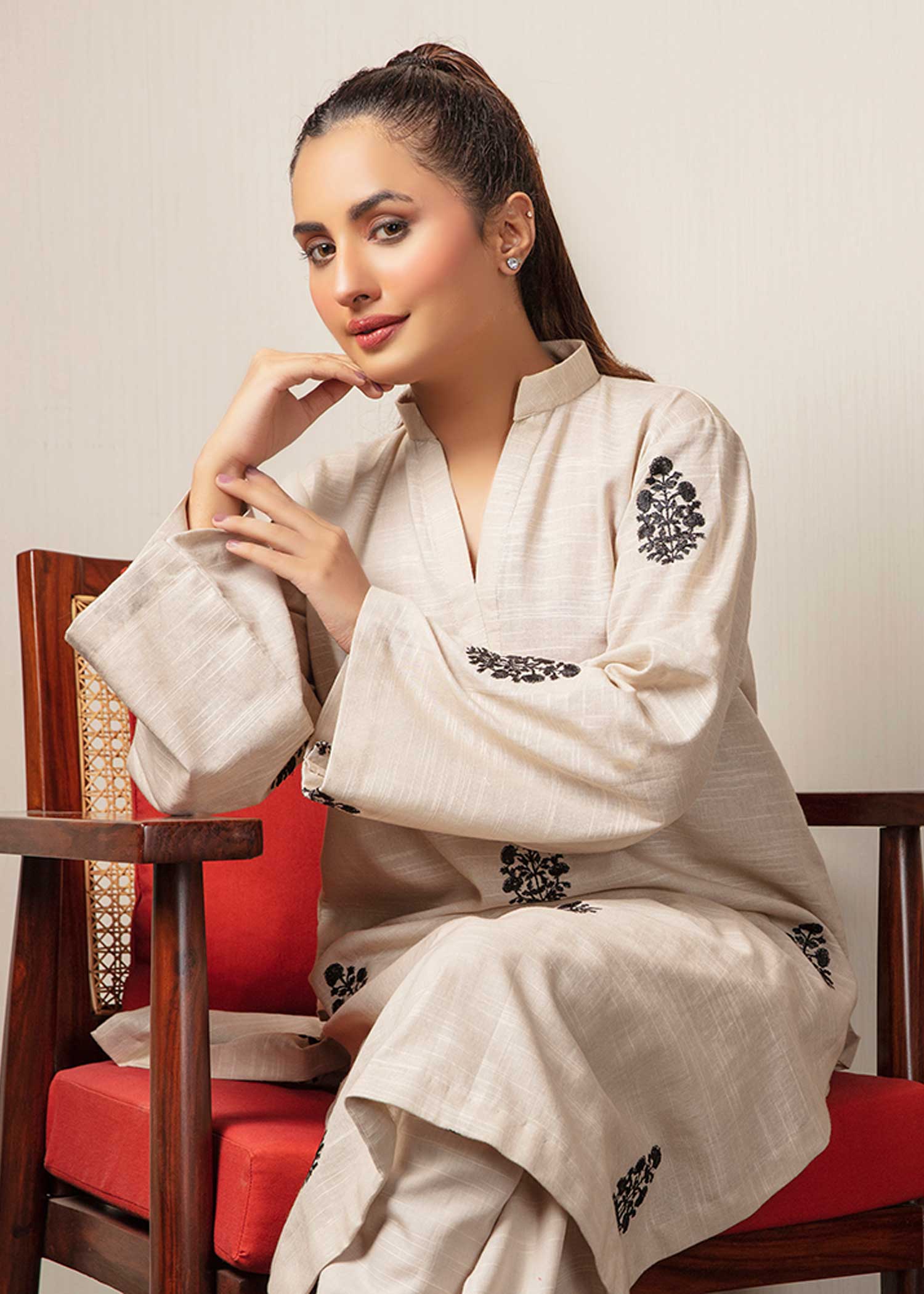khaddar Kurta Set in Off-white