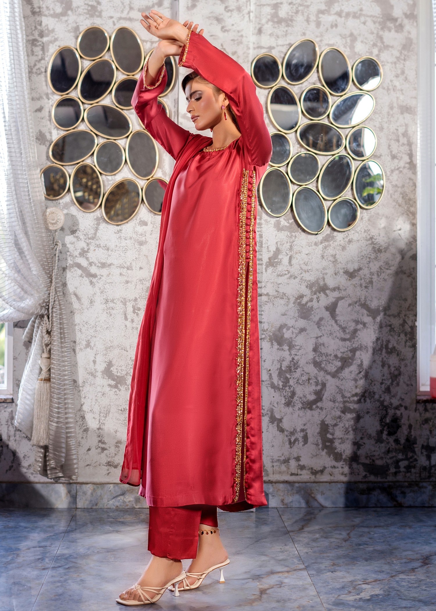 charmuse/shamooz Kurta Set in Blood red