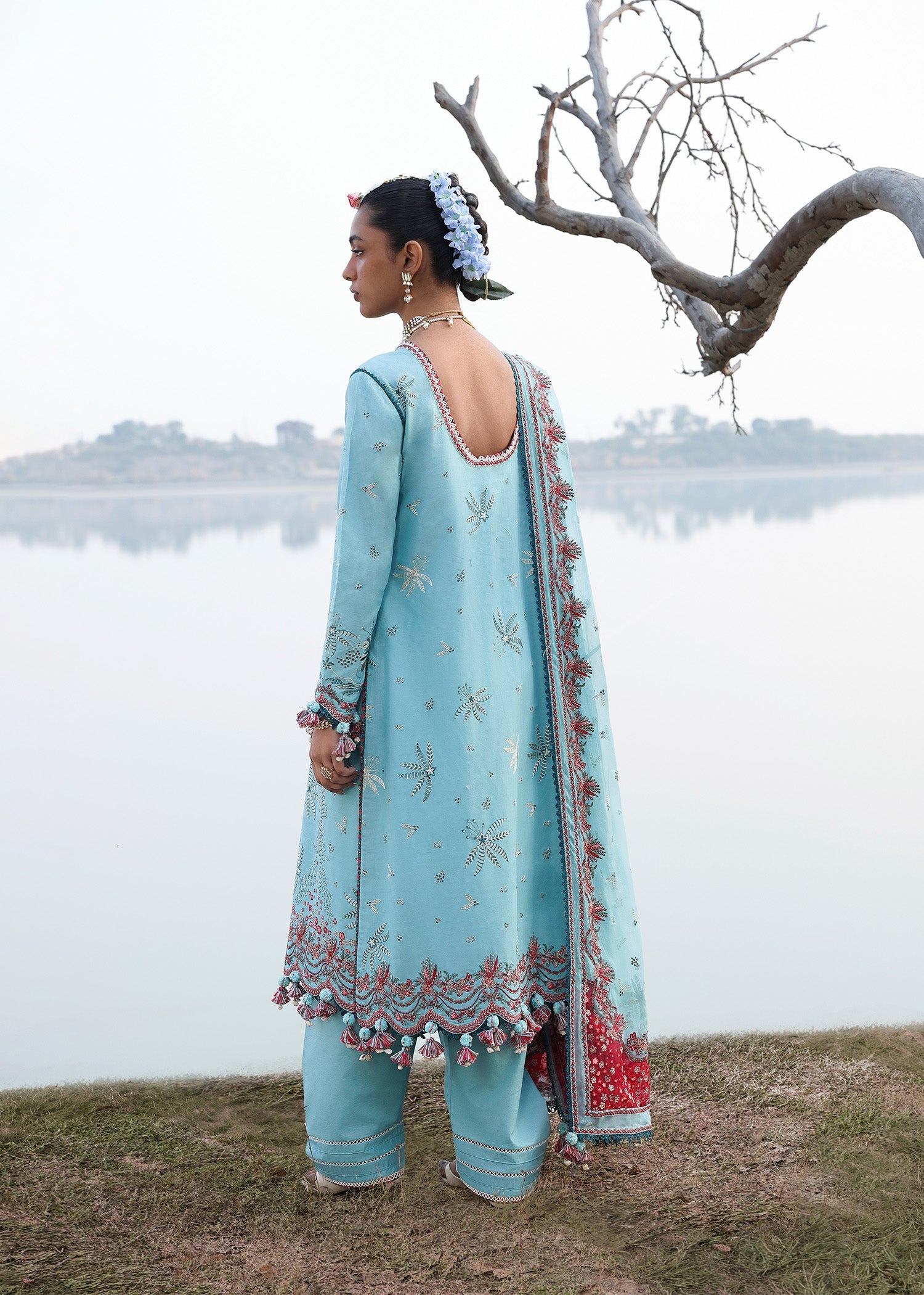 Luxury Lawn Eid Edit – Sepher