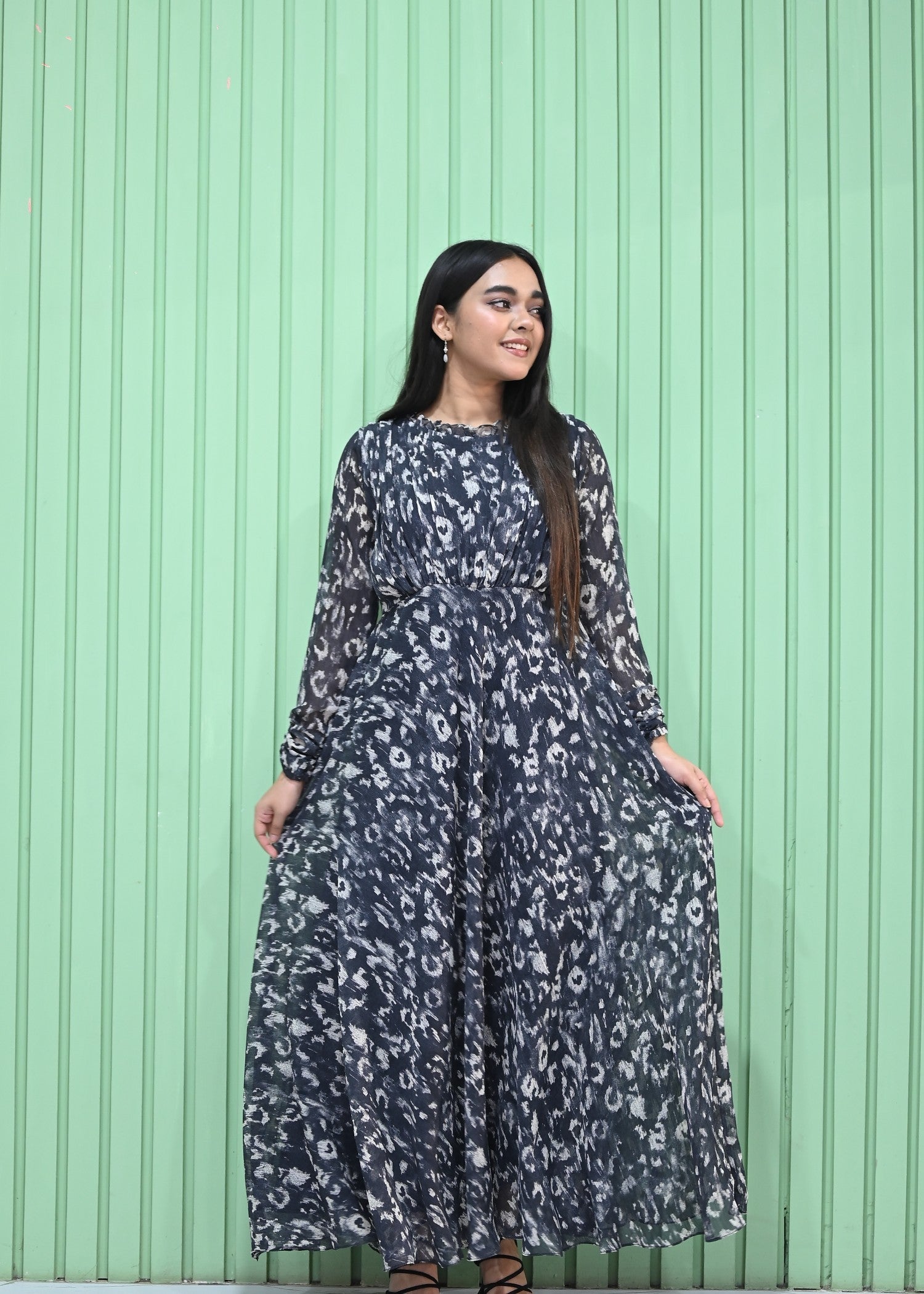 chiffon Maxi in Charcoal black