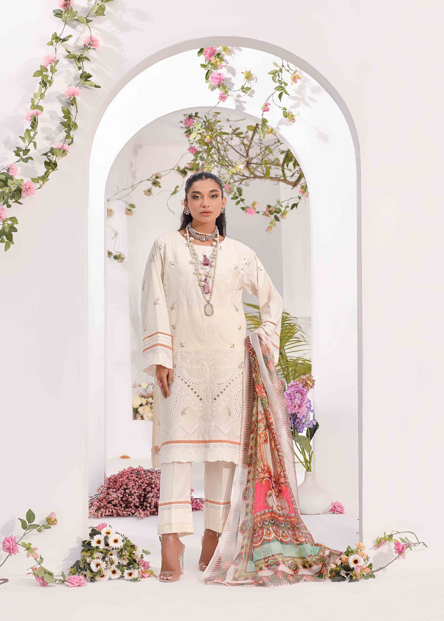 lawn Kurta Set in Ivory
