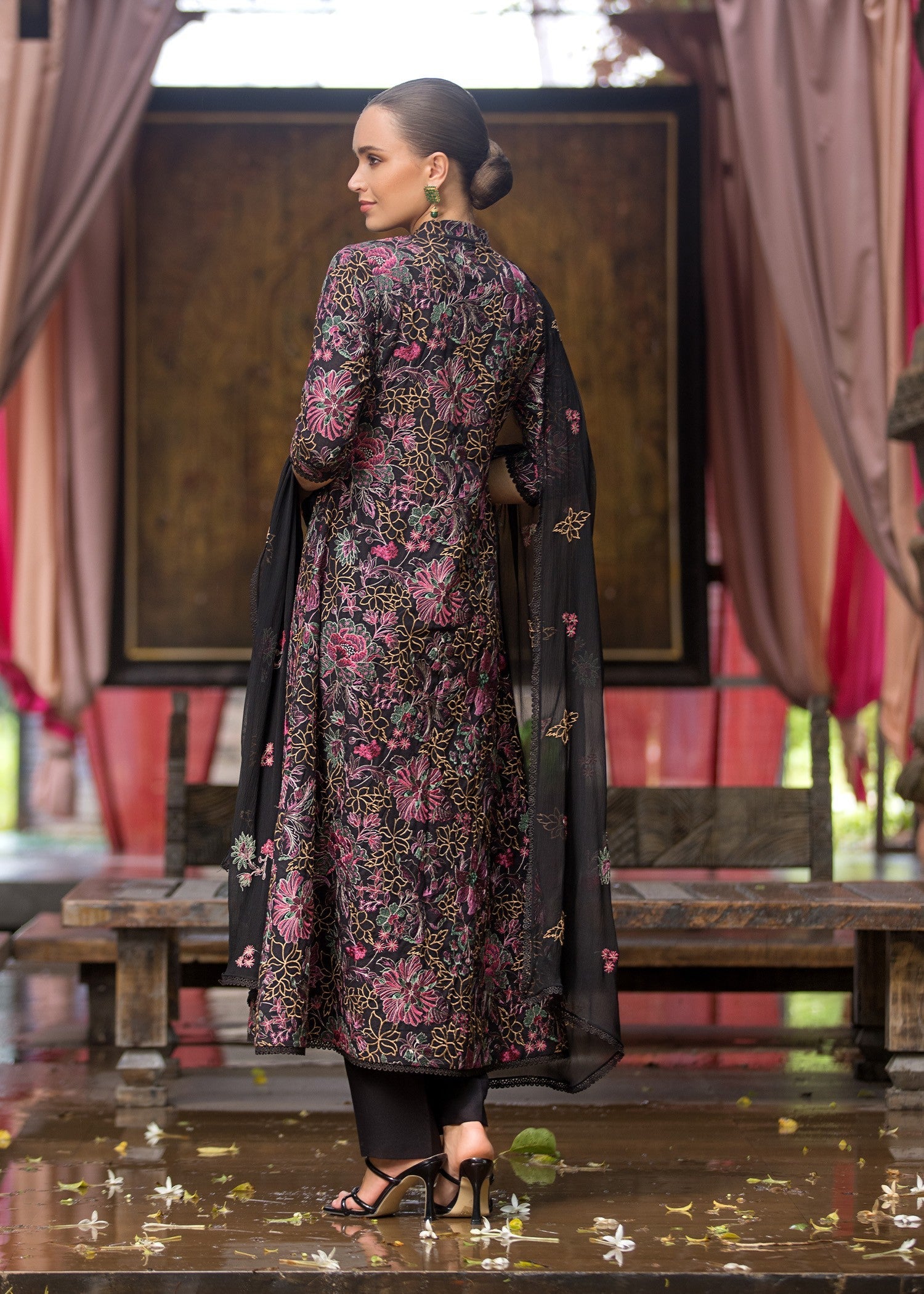 karandi Unstitched in Black