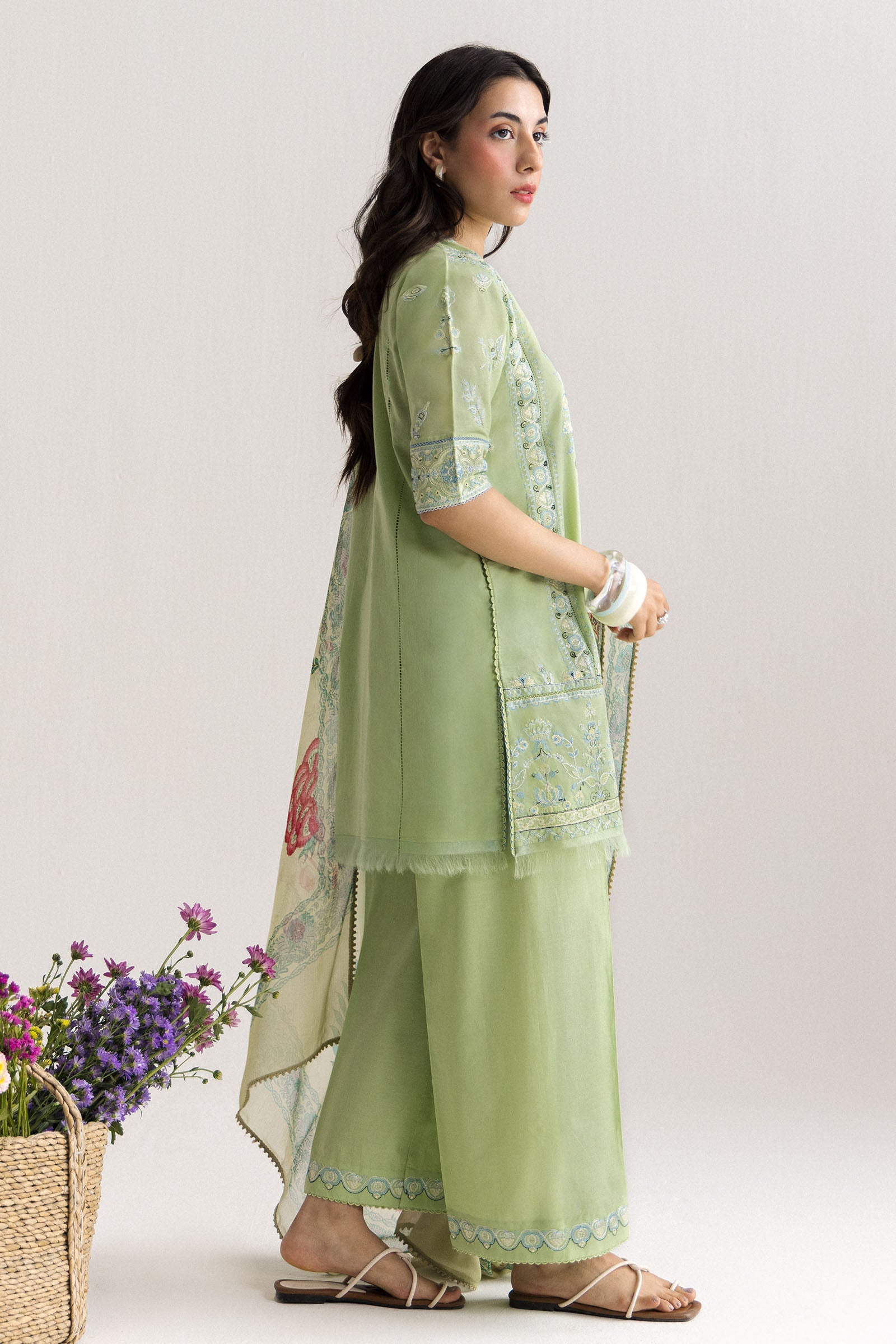 Coco Lawn Edit II – Noa-5B