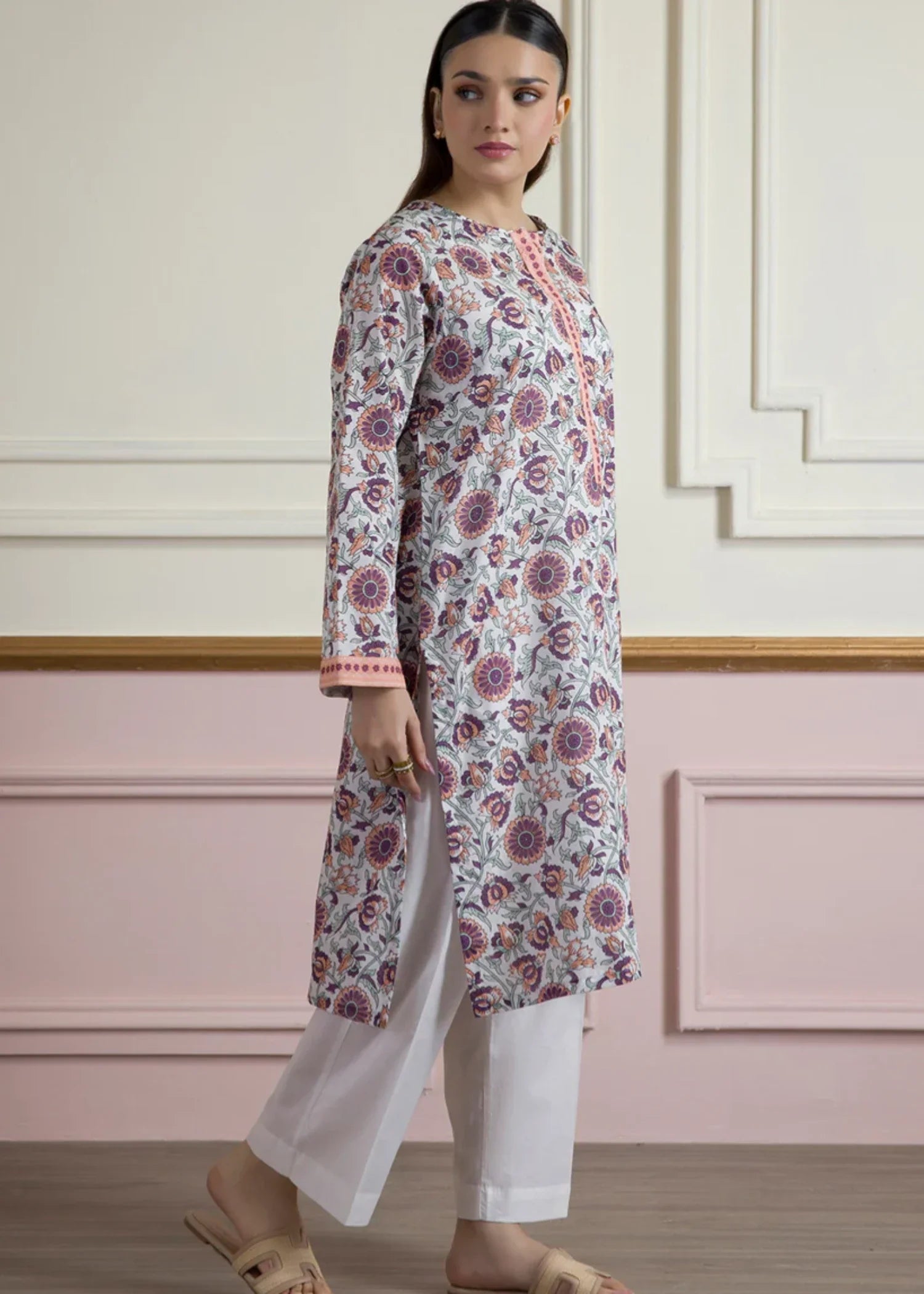 cambric Kurti in White
