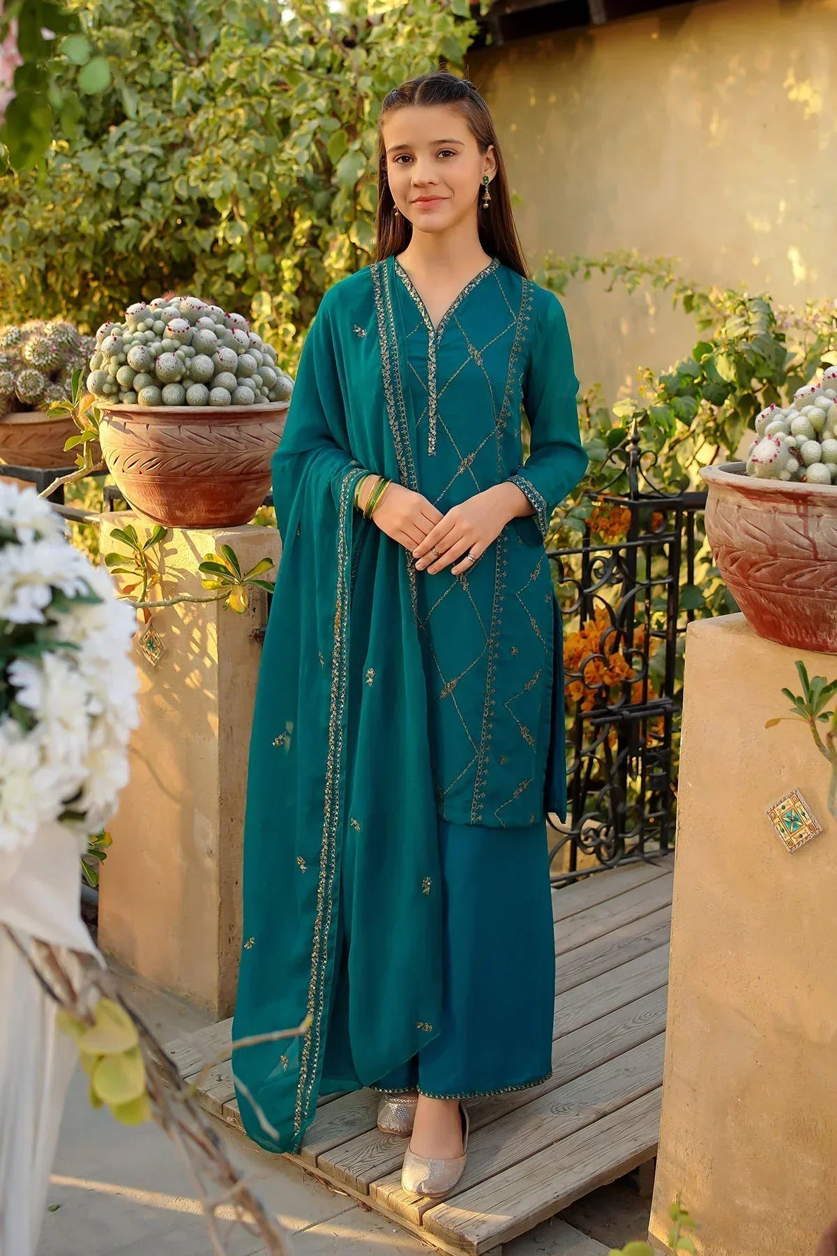 bemberg crinkle chiffon Kurta Set in Emerald green