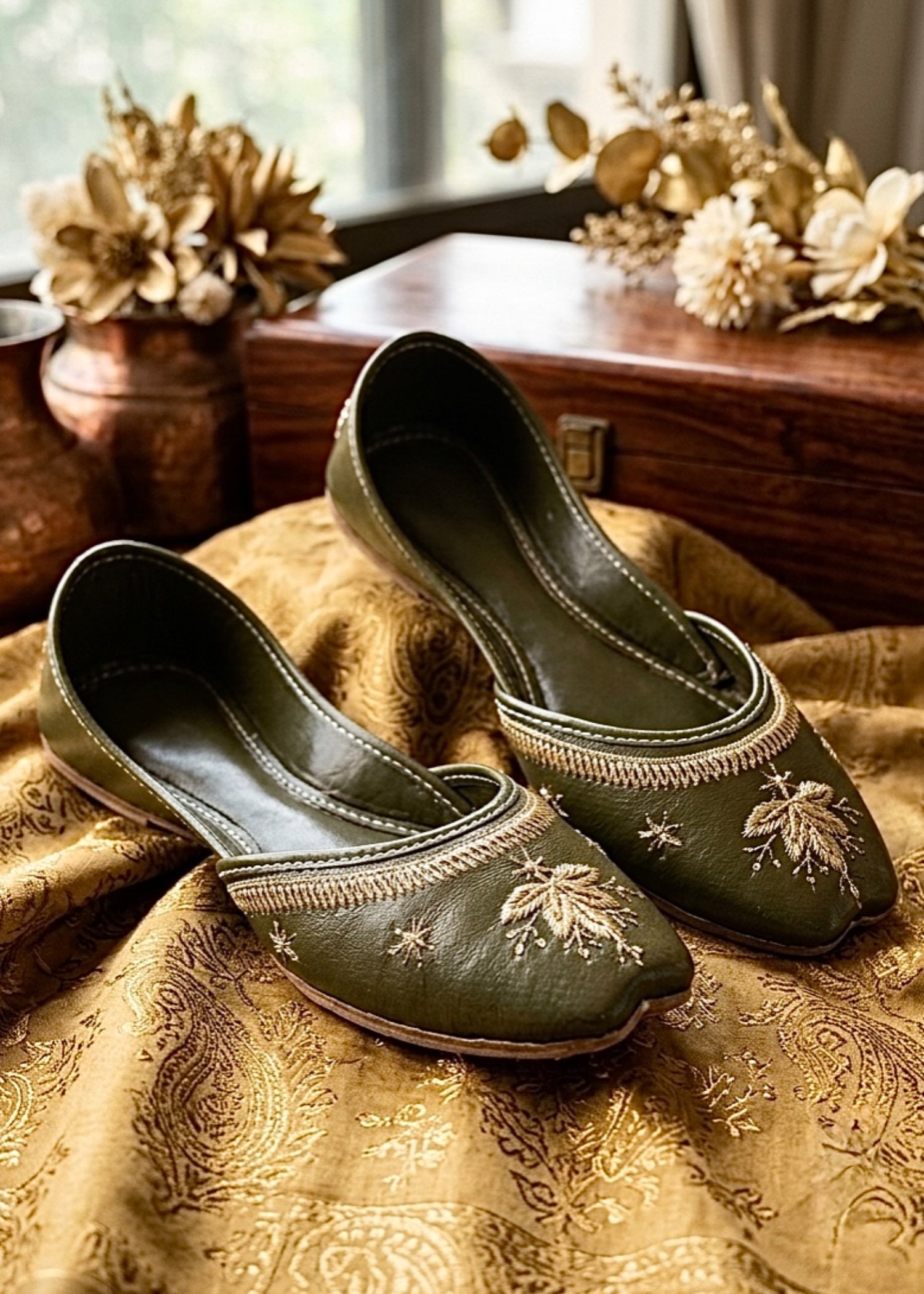 Khussa in Avocado green by - High Quality Women Khussa EYR2403