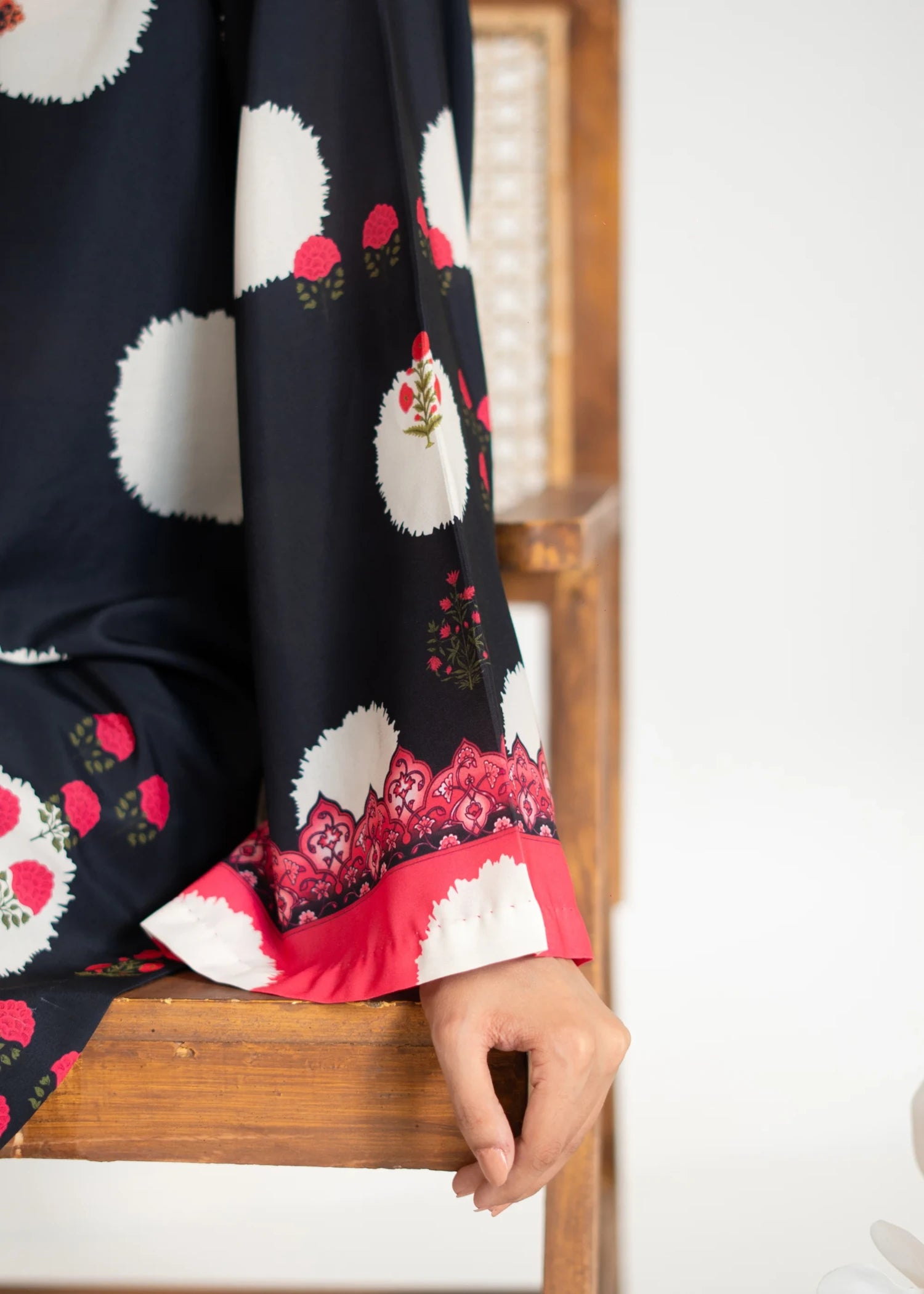 silk grip Kurta Set in Black