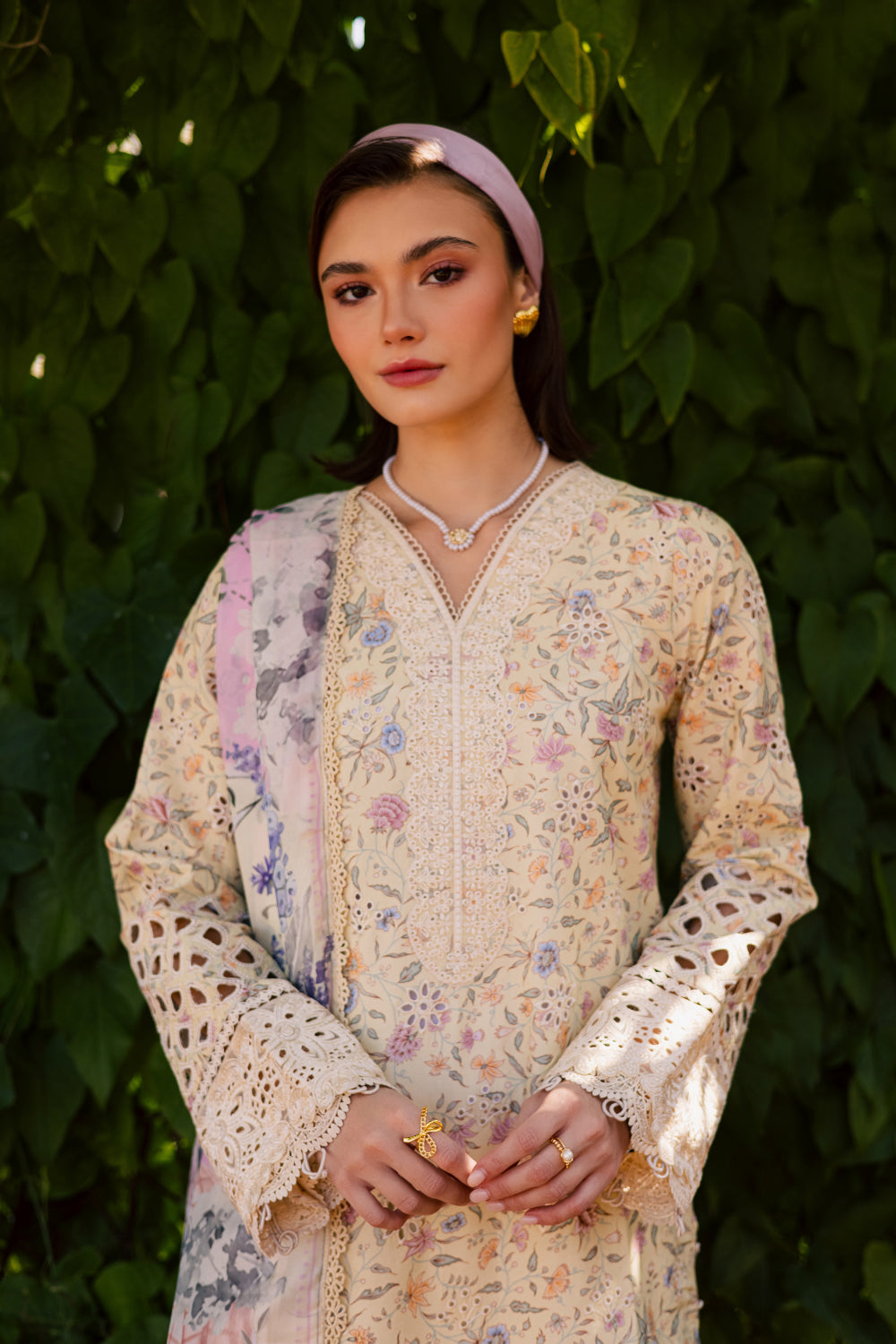 Shezlin Chikankari Eid Edit Lawn – MEHERZAAD (AV-04)