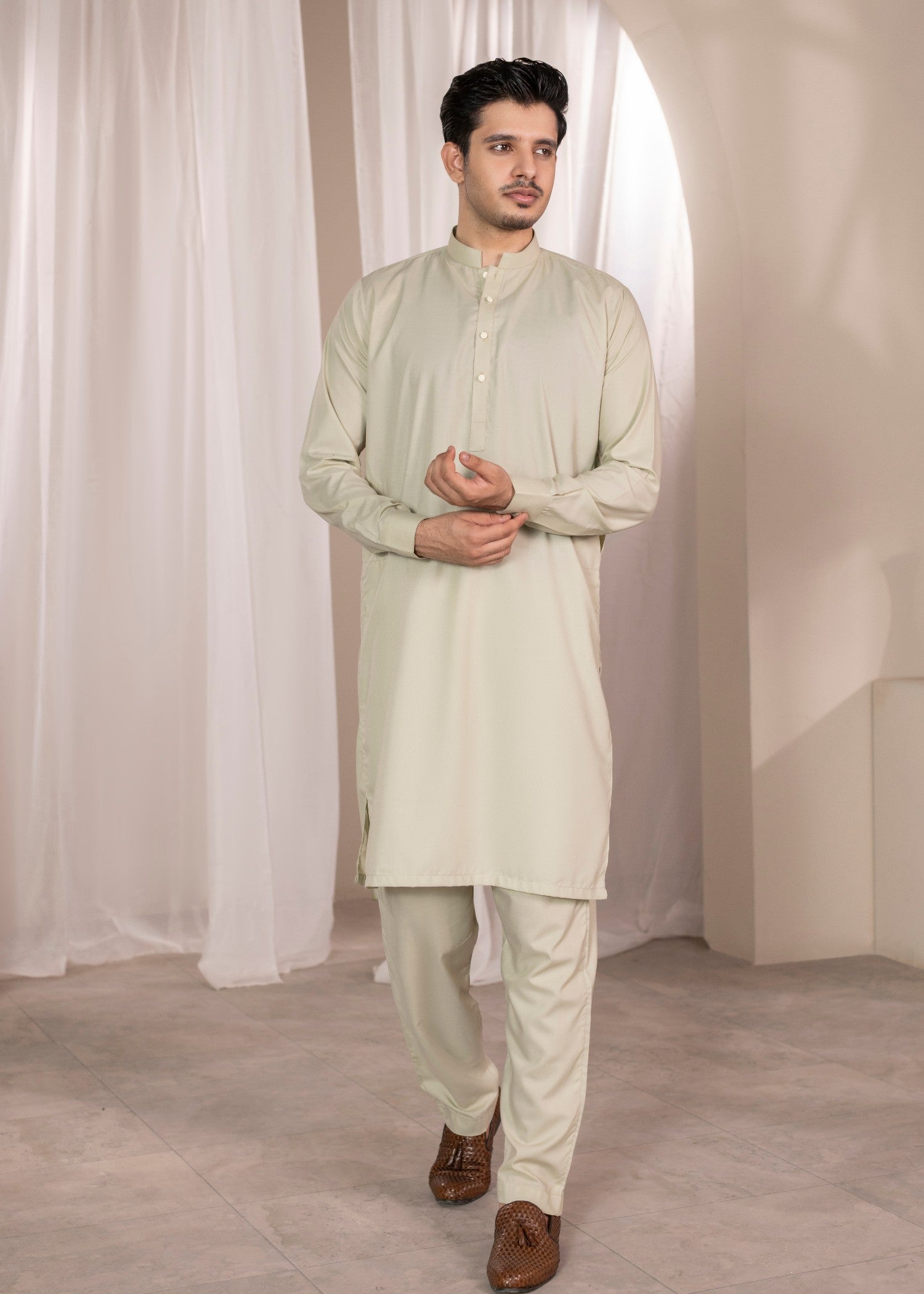 wash & wear Kurta Set in Alabaster