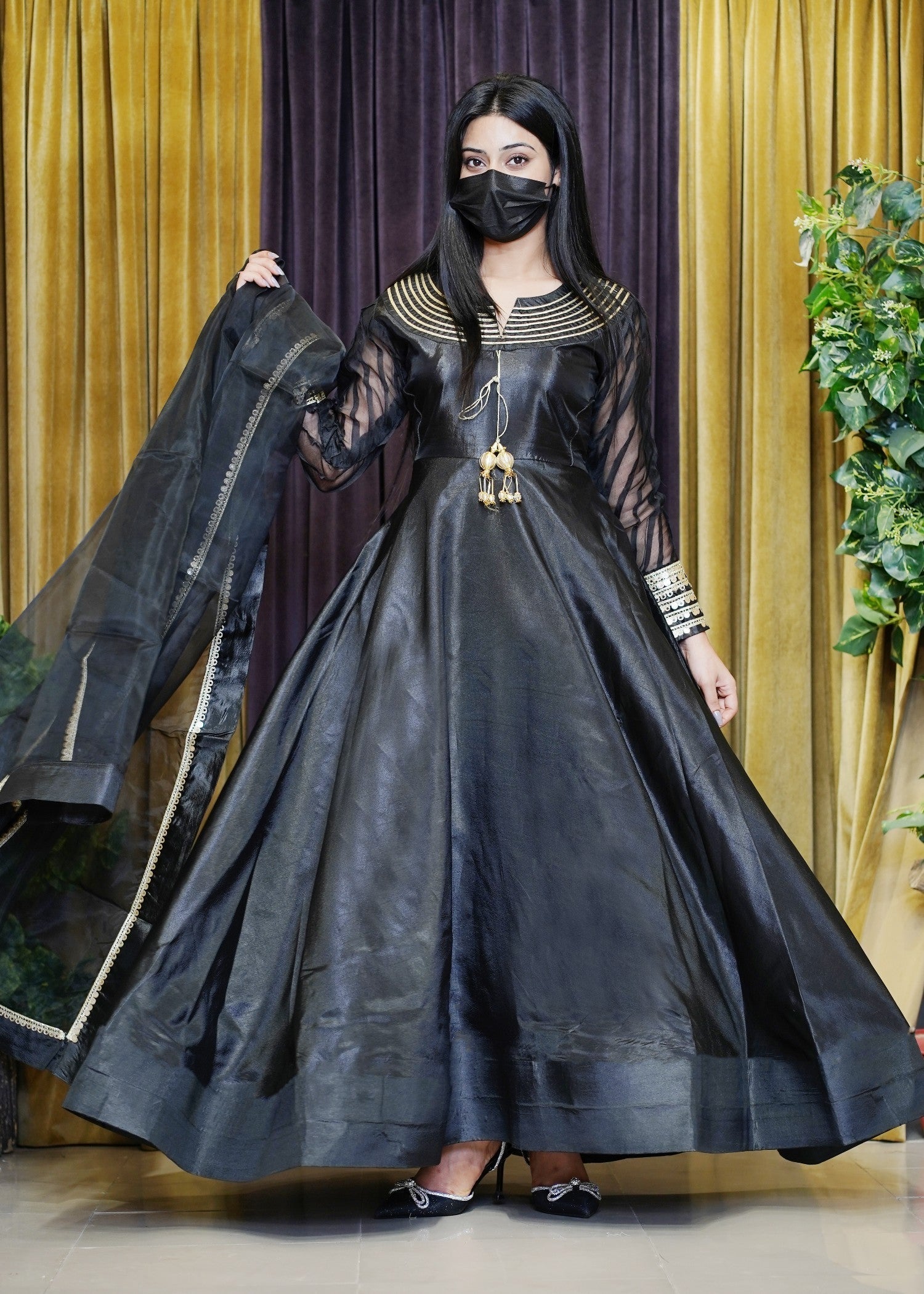 polyester kattan silk Maxi in Black