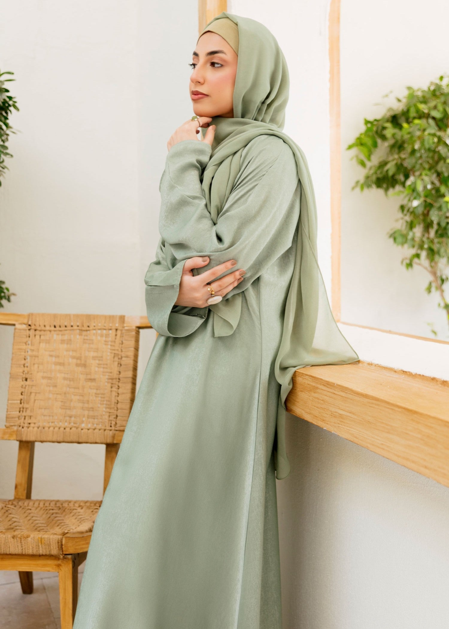 nidha blend Abaya in Moss green