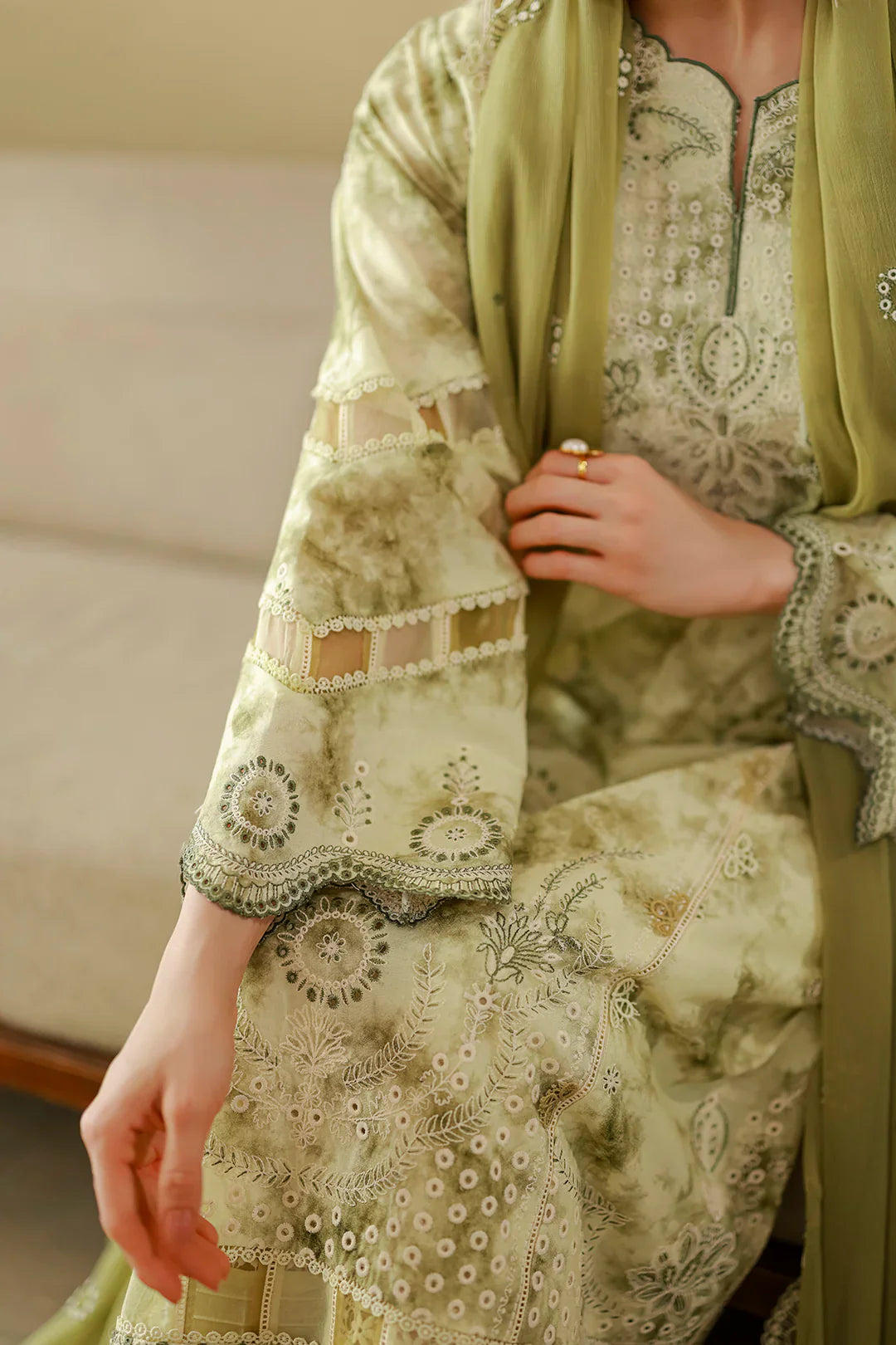 Chikankari Lawn – Z-4065