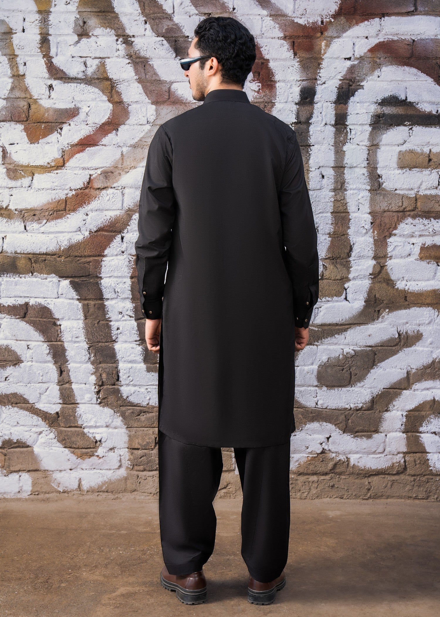 wash & wear Shalwar Kameez in Black