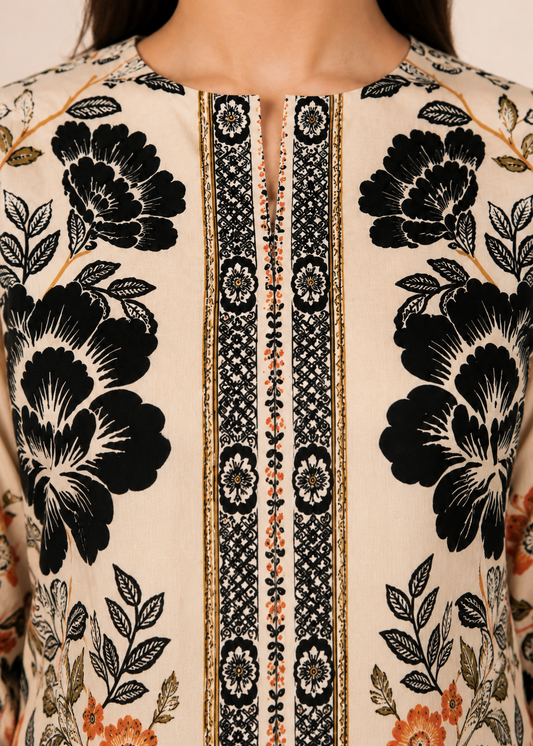 lawn Kurta Set in Black, off-white