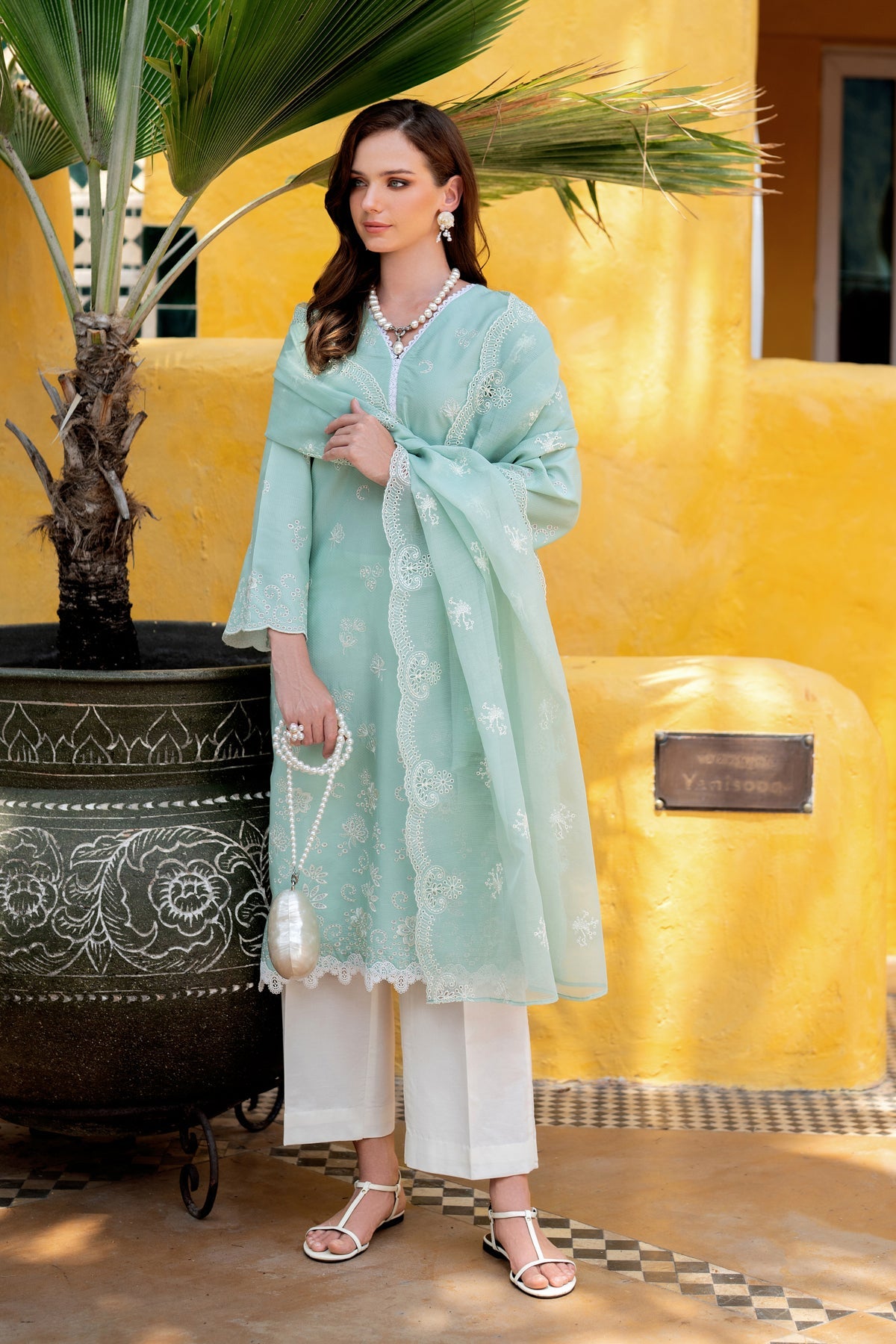 Layana Spring Lawn – DAYE