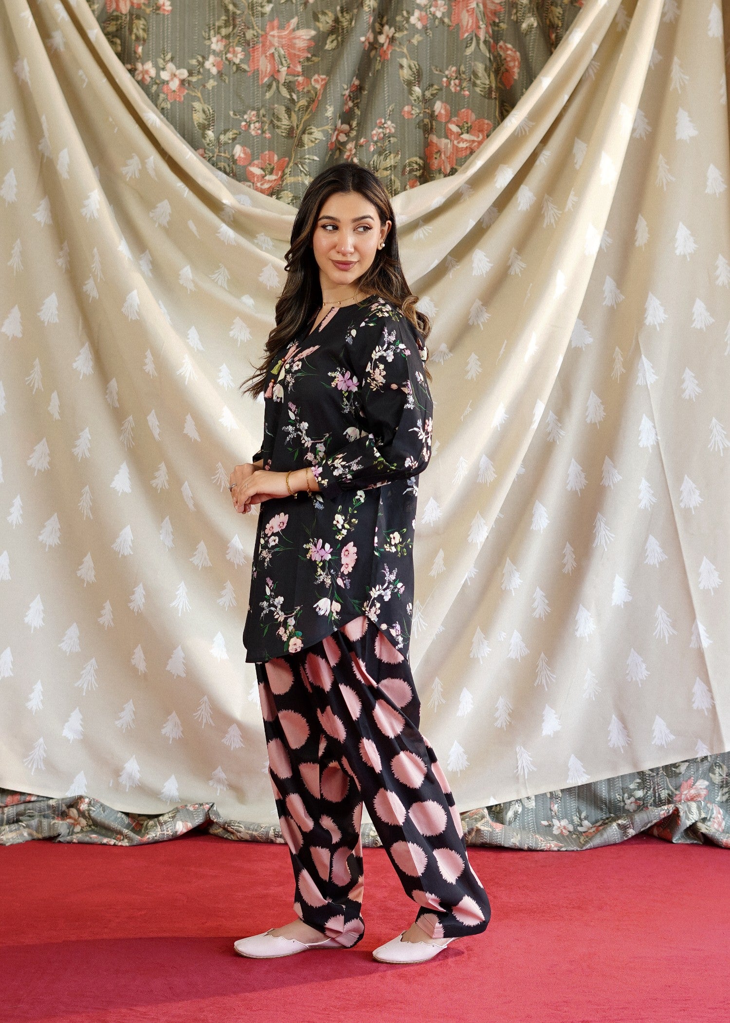 lawn Kurta Set in Black, pink